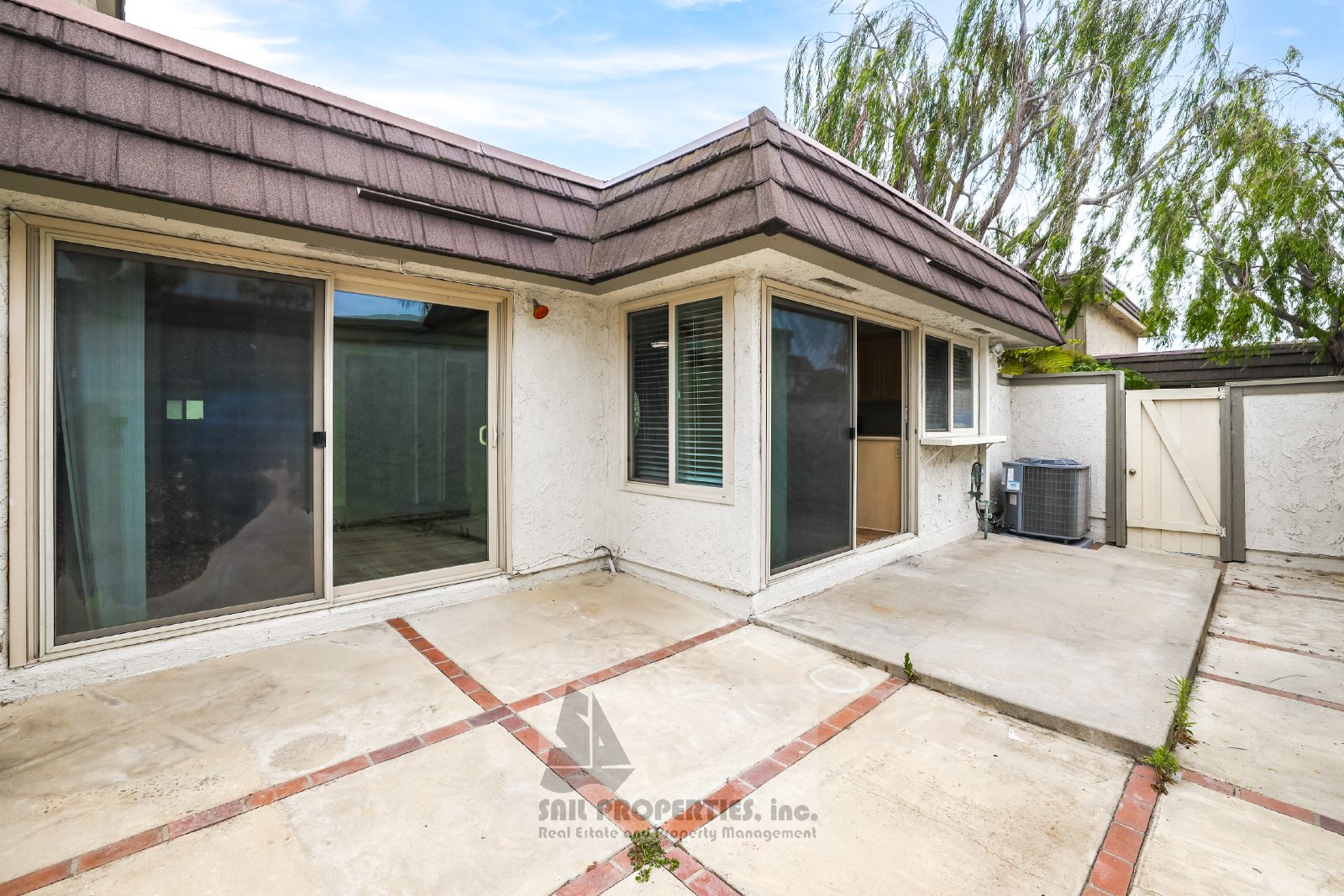 Bright & Move-In Ready End Unit in Westminster Village – 3 Miles to the Beach! property image