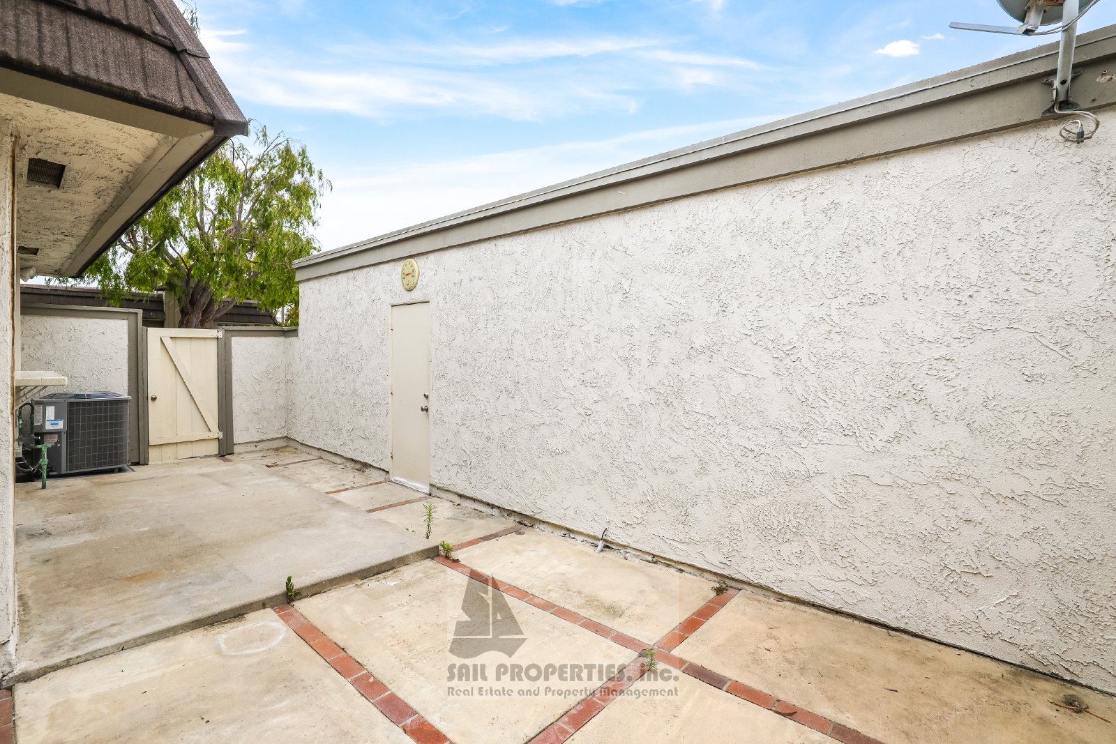 Bright & Move-In Ready End Unit in Westminster Village – 3 Miles to the Beach! property image