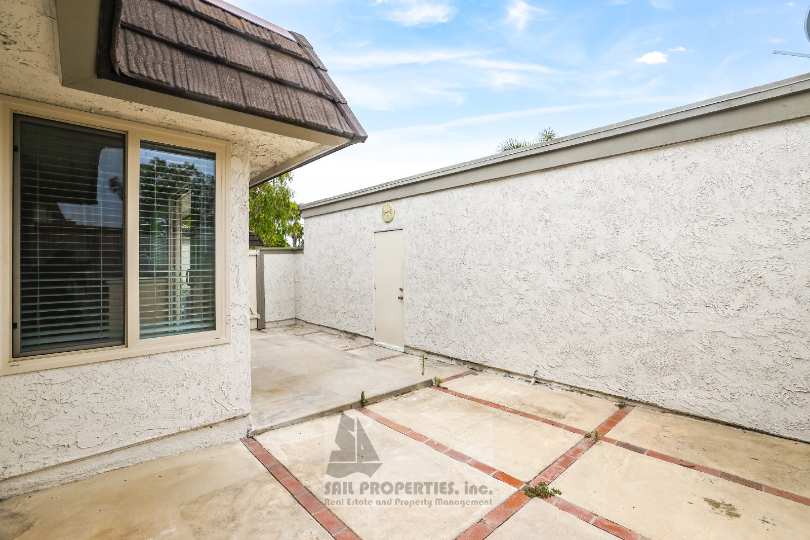 Bright & Move-In Ready End Unit in Westminster Village – 3 Miles to the Beach! property image