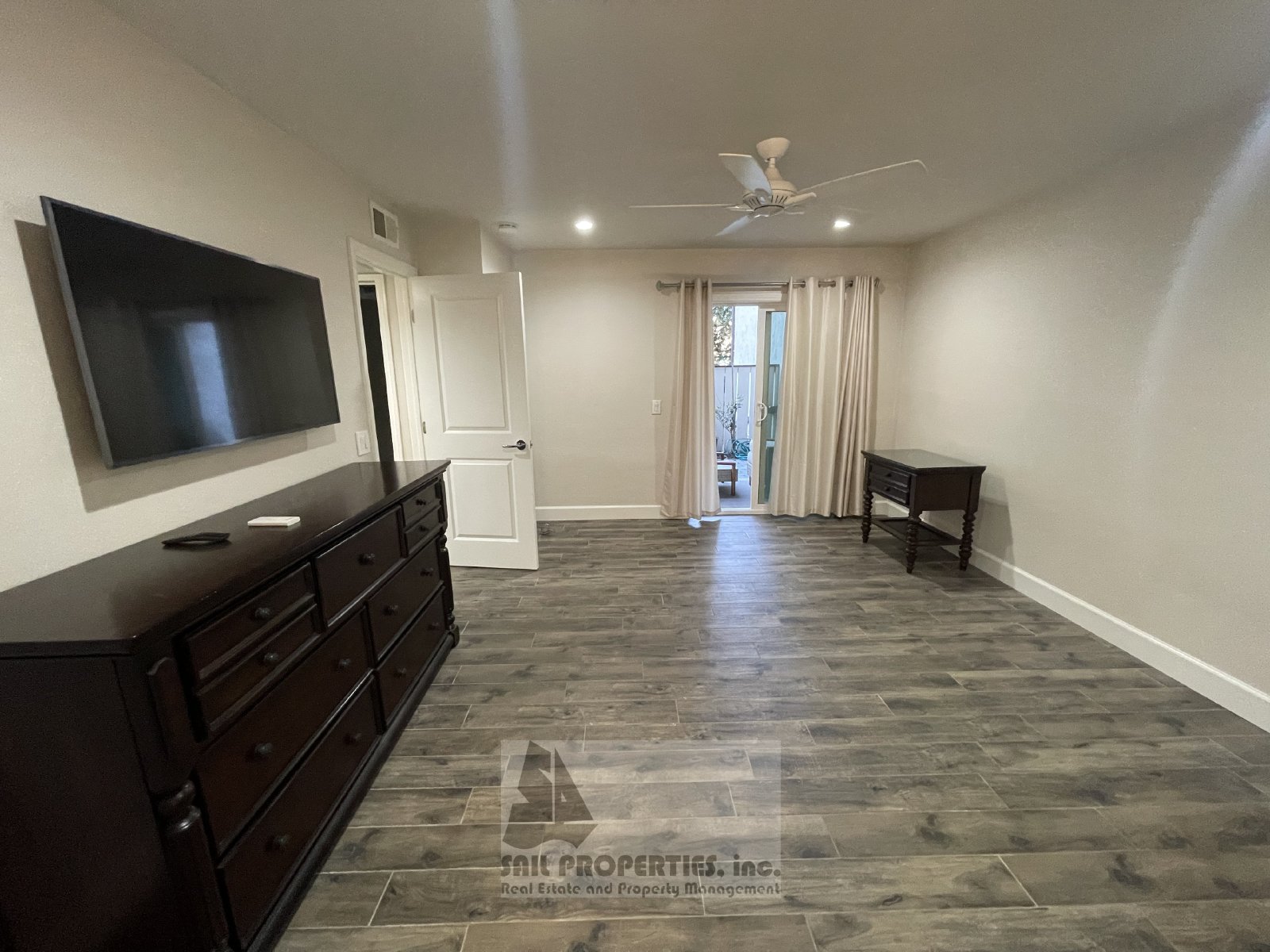 Modern 2BR/2BA Retreat in a Gated Huntington Beach Community property image
