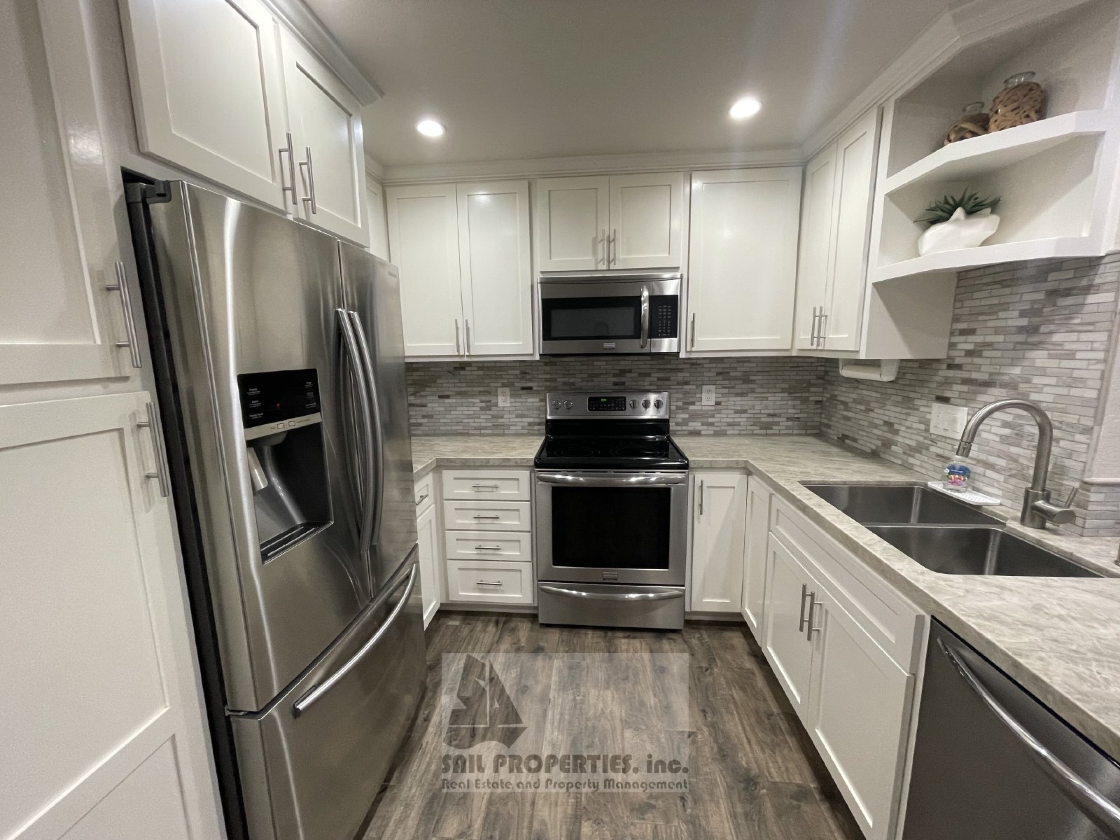 Modern 2BR/2BA Retreat in a Gated Huntington Beach Community property image
