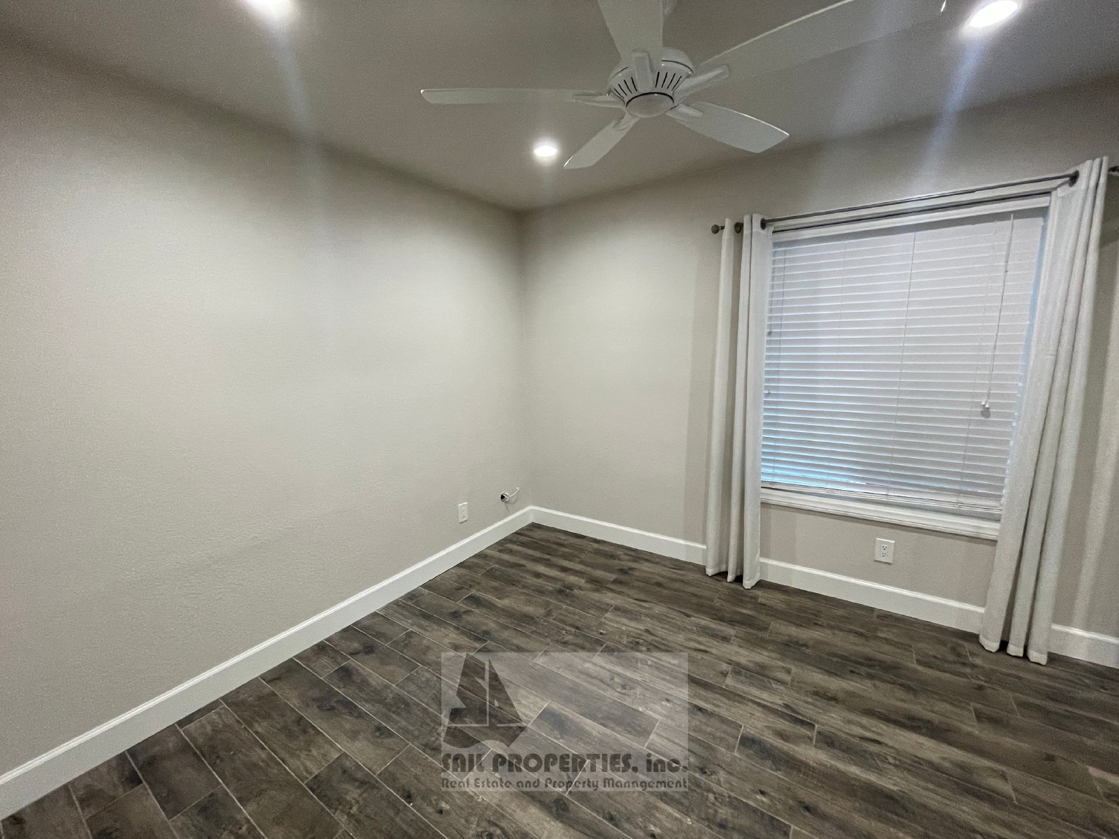 Modern 2BR/2BA Retreat in a Gated Huntington Beach Community property image