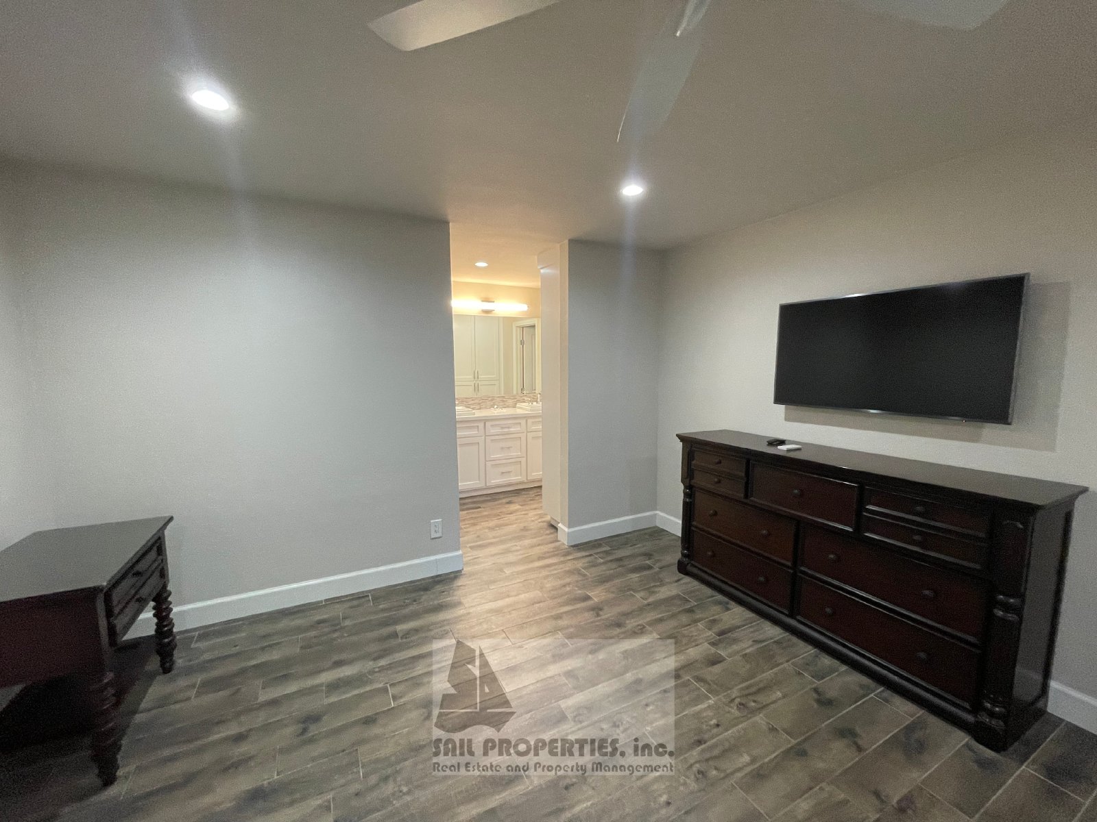 Modern 2BR/2BA Retreat in a Gated Huntington Beach Community property image