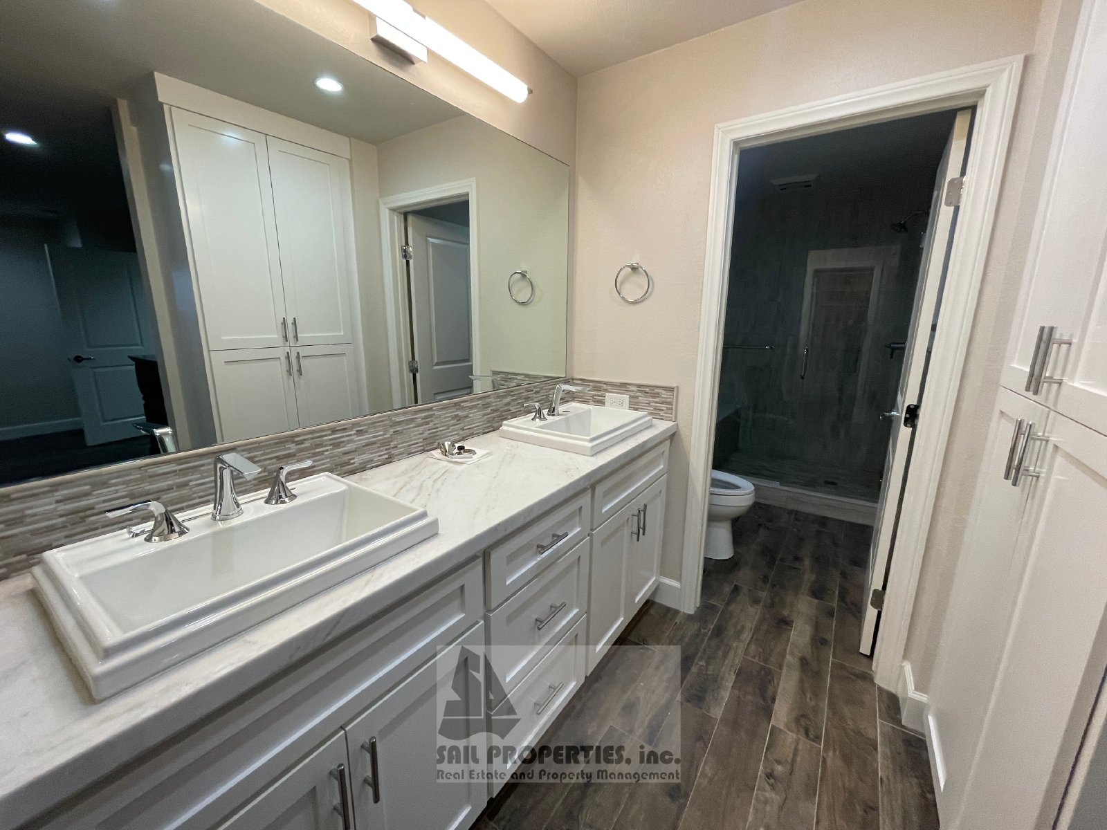 Modern 2BR/2BA Retreat in a Gated Huntington Beach Community property image