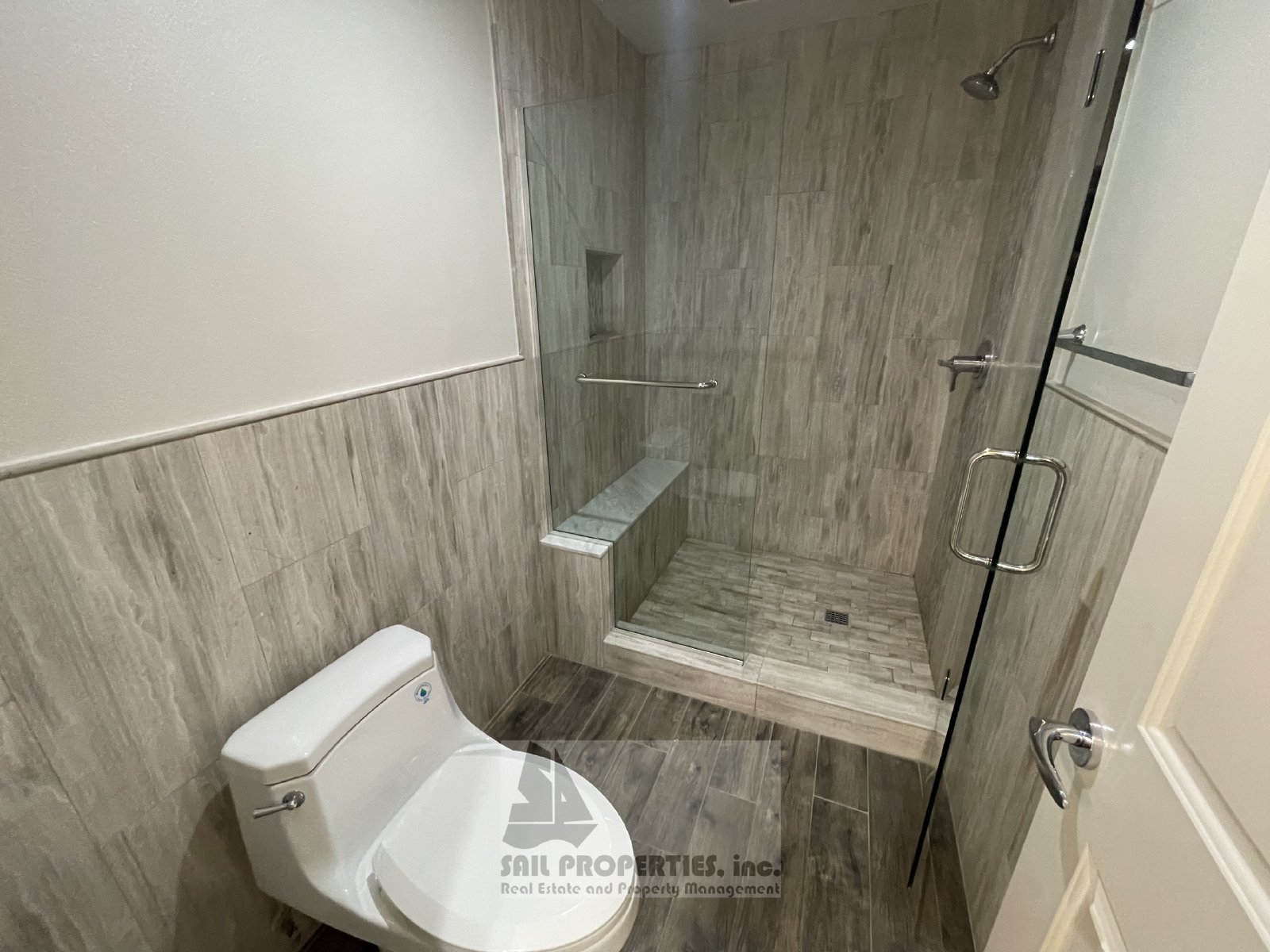 Modern 2BR/2BA Retreat in a Gated Huntington Beach Community property image