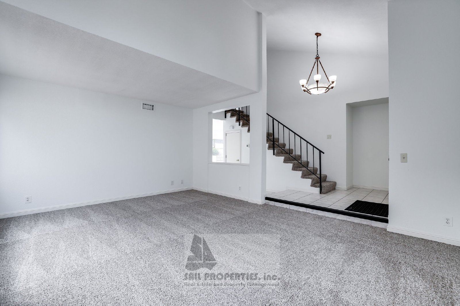 5 Bedrooms. 3-Car Garage. Huntington Beach Charm! property image