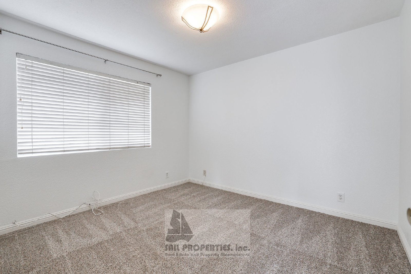 5 Bedrooms. 3-Car Garage. Huntington Beach Charm! property image