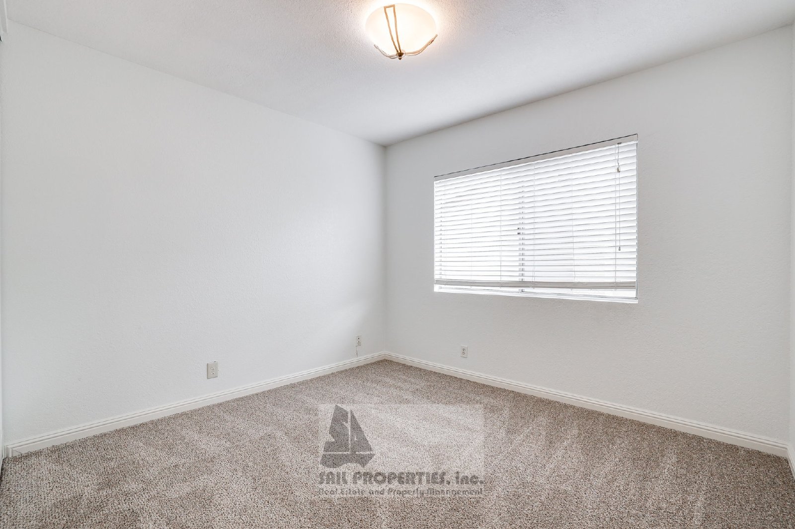 5 Bedrooms. 3-Car Garage. Huntington Beach Charm! property image