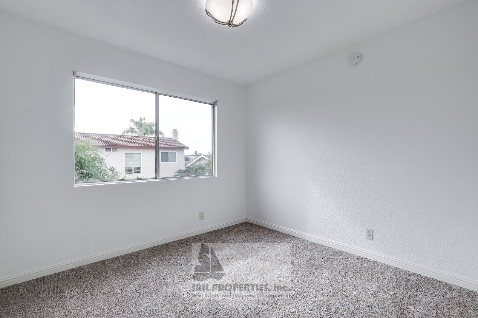 5 Bedrooms. 3-Car Garage. Huntington Beach Charm! property image