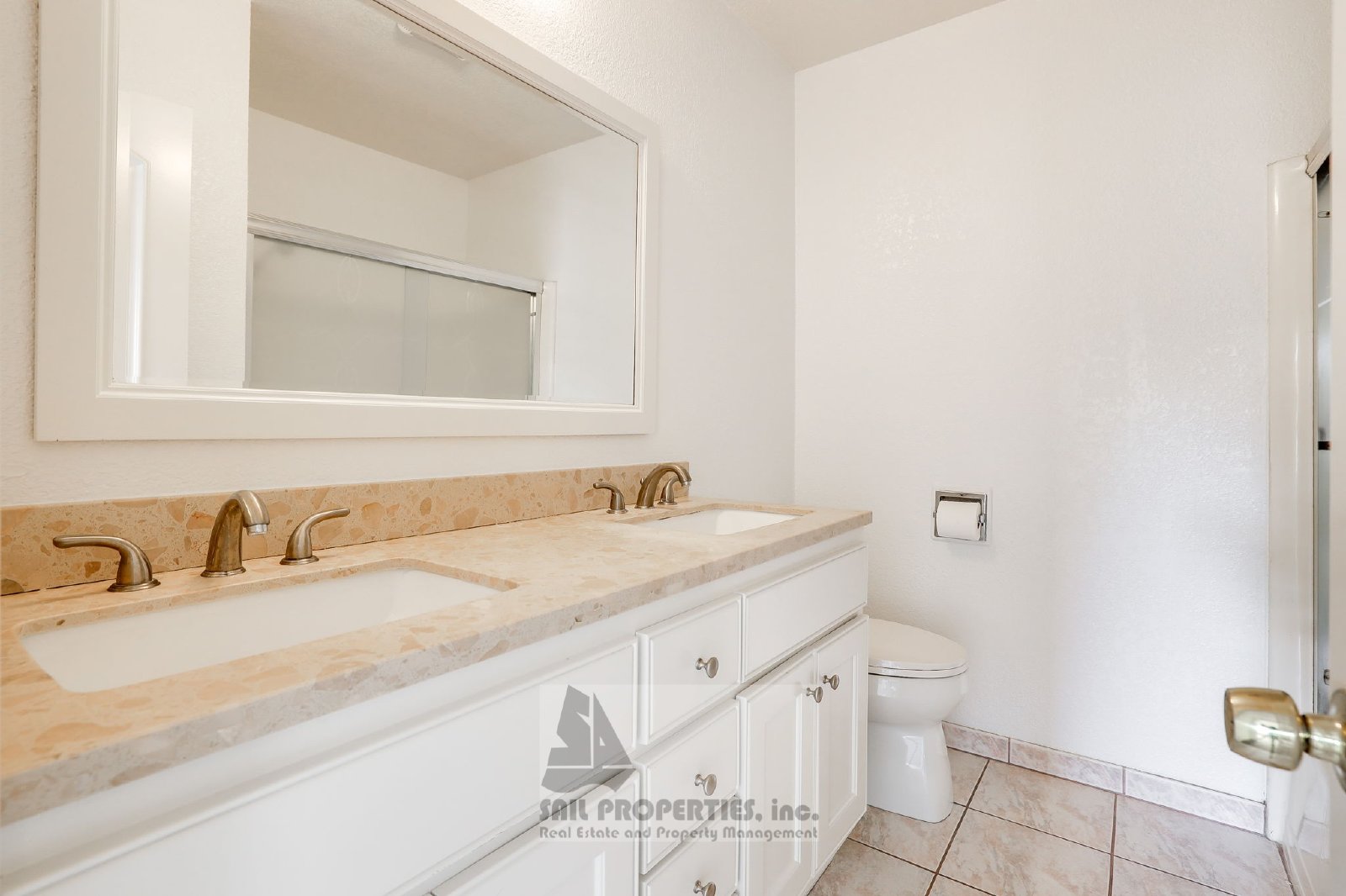 5 Bedrooms. 3-Car Garage. Huntington Beach Charm! property image