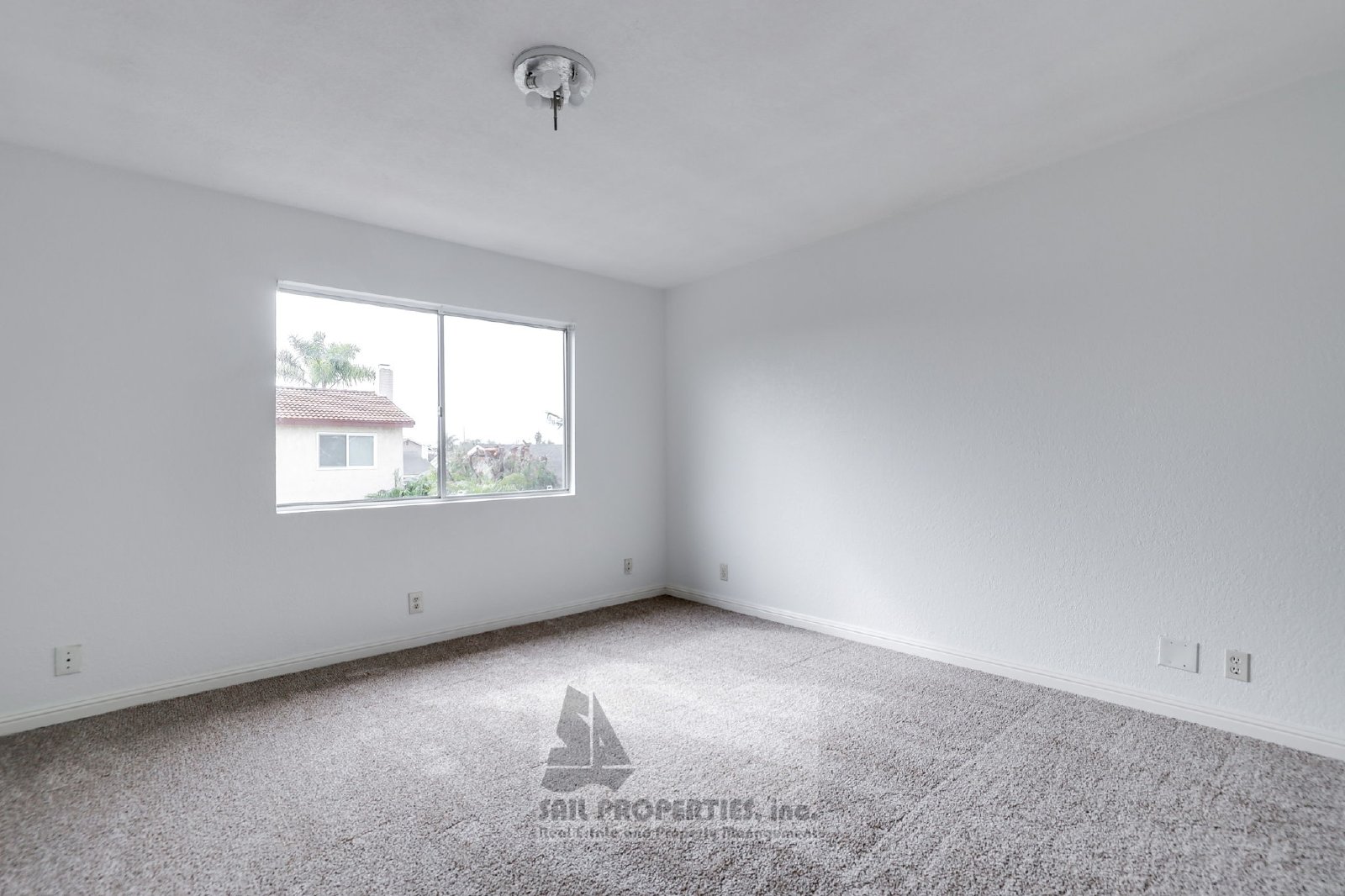 5 Bedrooms. 3-Car Garage. Huntington Beach Charm! property image