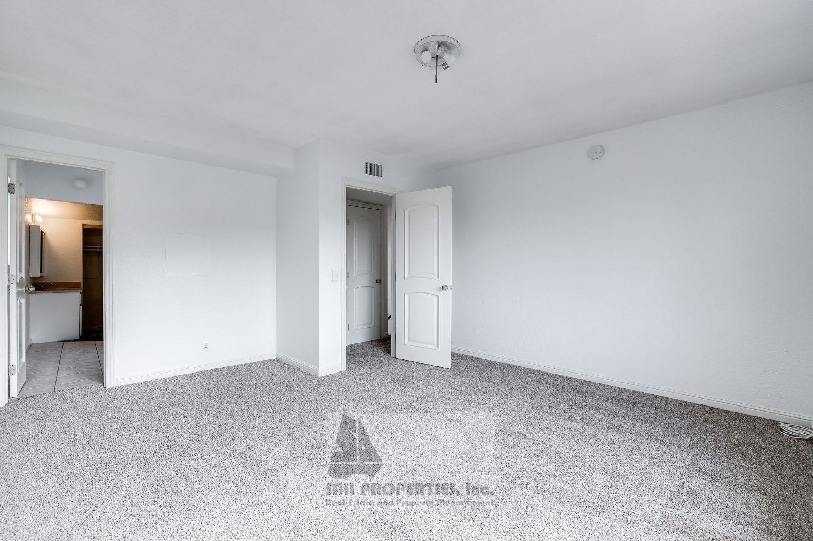 5 Bedrooms. 3-Car Garage. Huntington Beach Charm! property image