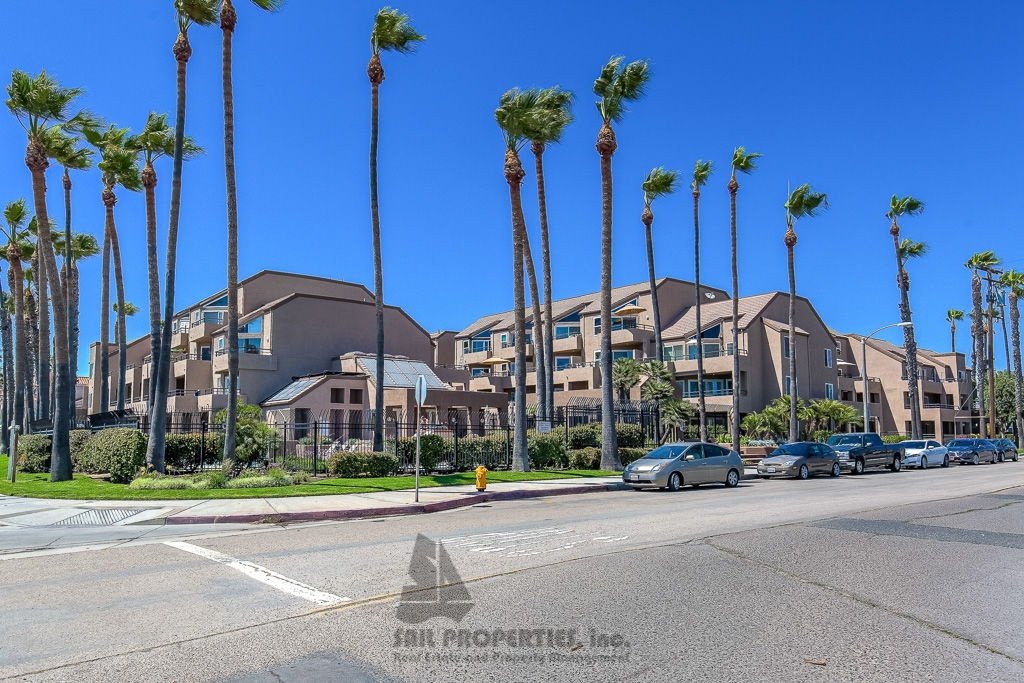 1200 PCH #327 is a third-floor, one-bedroom, one-bath condo in the gated Pierhouse community of Huntington Beach property image