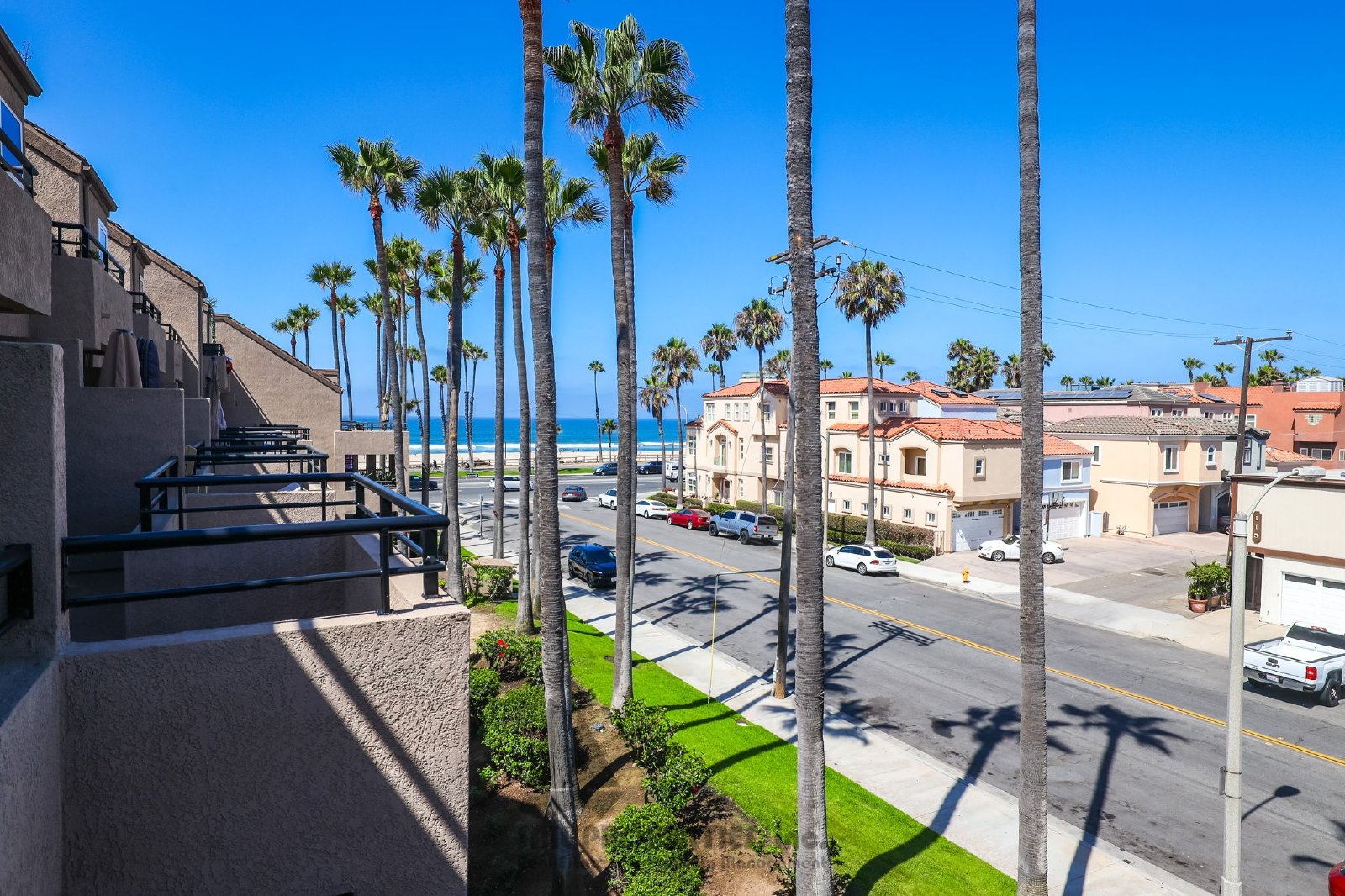 1200 PCH #327 is a third-floor, one-bedroom, one-bath condo in the gated Pierhouse community of Huntington Beach property image