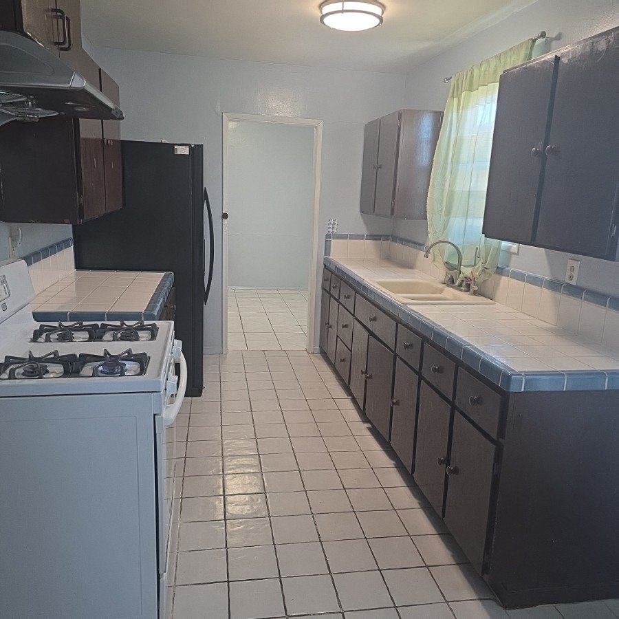 3 Bedroom, 2 Bathroom Fixer Upper in Santa Ana property image