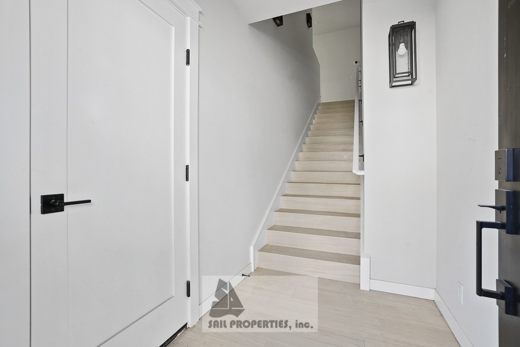 Discover a thoughtfully updated 2‑bedroom, 4‑bath duplex in Huntington Beach offering ocean views and a range of modern touches property image