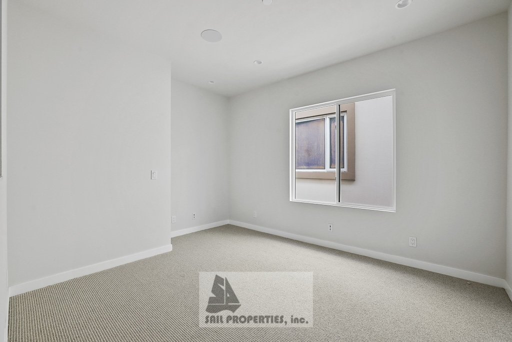 Discover a thoughtfully updated 2‑bedroom, 4‑bath duplex in Huntington Beach offering ocean views and a range of modern touches property image