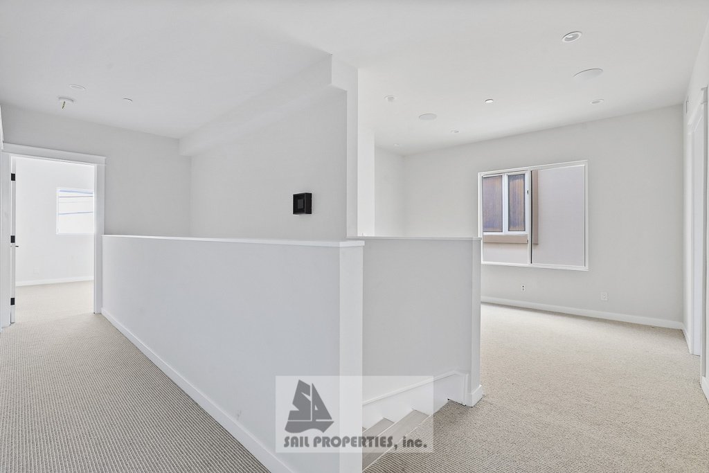 Discover a thoughtfully updated 2‑bedroom, 4‑bath duplex in Huntington Beach offering ocean views and a range of modern touches property image
