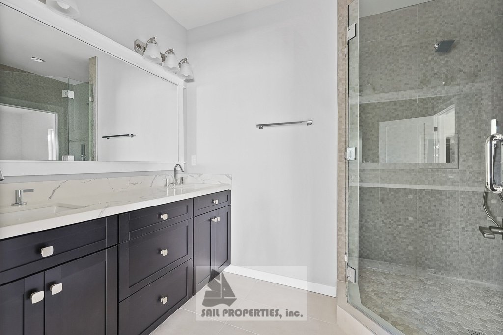 Discover a thoughtfully updated 2‑bedroom, 4‑bath duplex in Huntington Beach offering ocean views and a range of modern touches property image