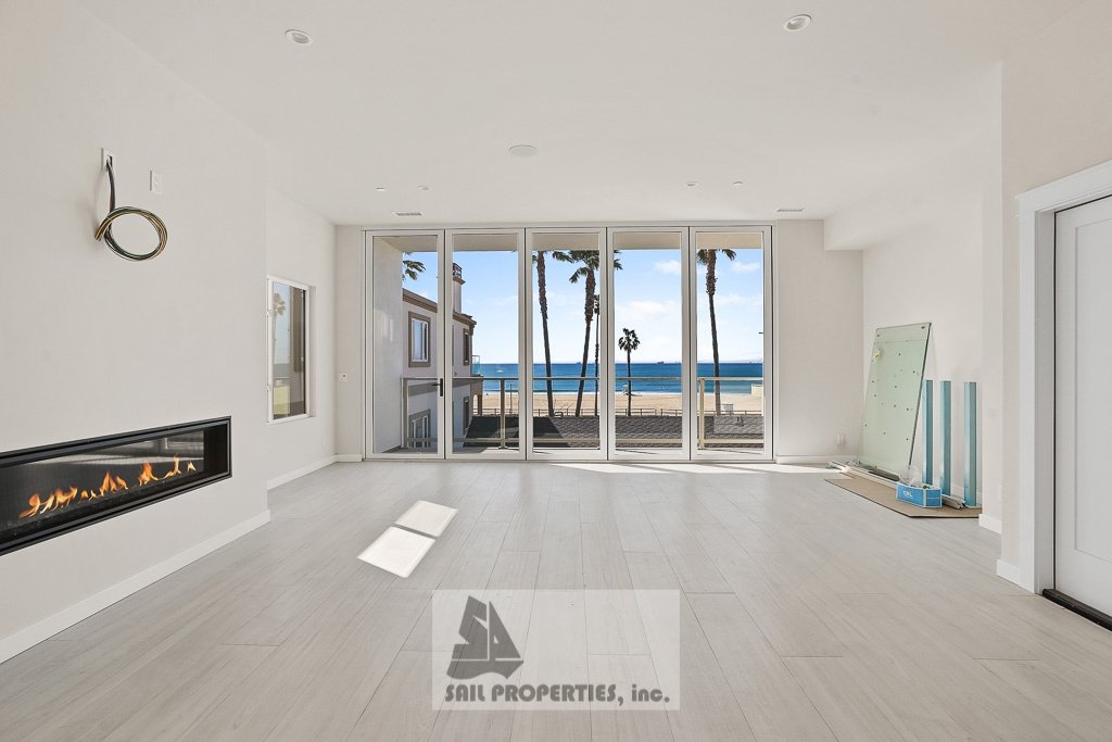 Discover a thoughtfully updated 2‑bedroom, 4‑bath duplex in Huntington Beach offering ocean views and a range of modern touches property image