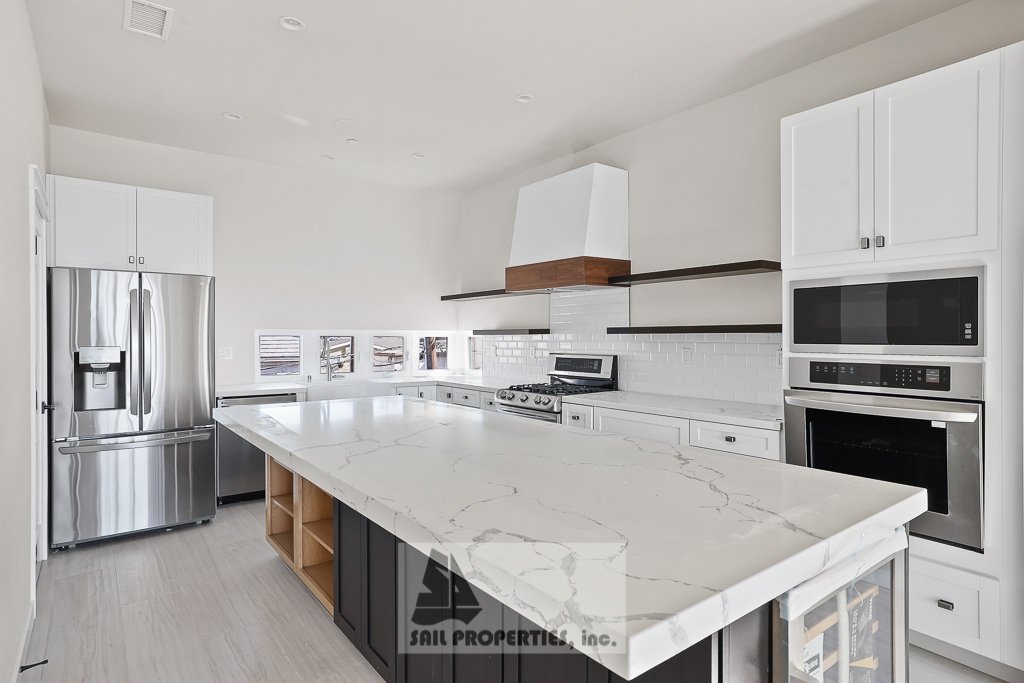 Discover a thoughtfully updated 2‑bedroom, 4‑bath duplex in Huntington Beach offering ocean views and a range of modern touches property image