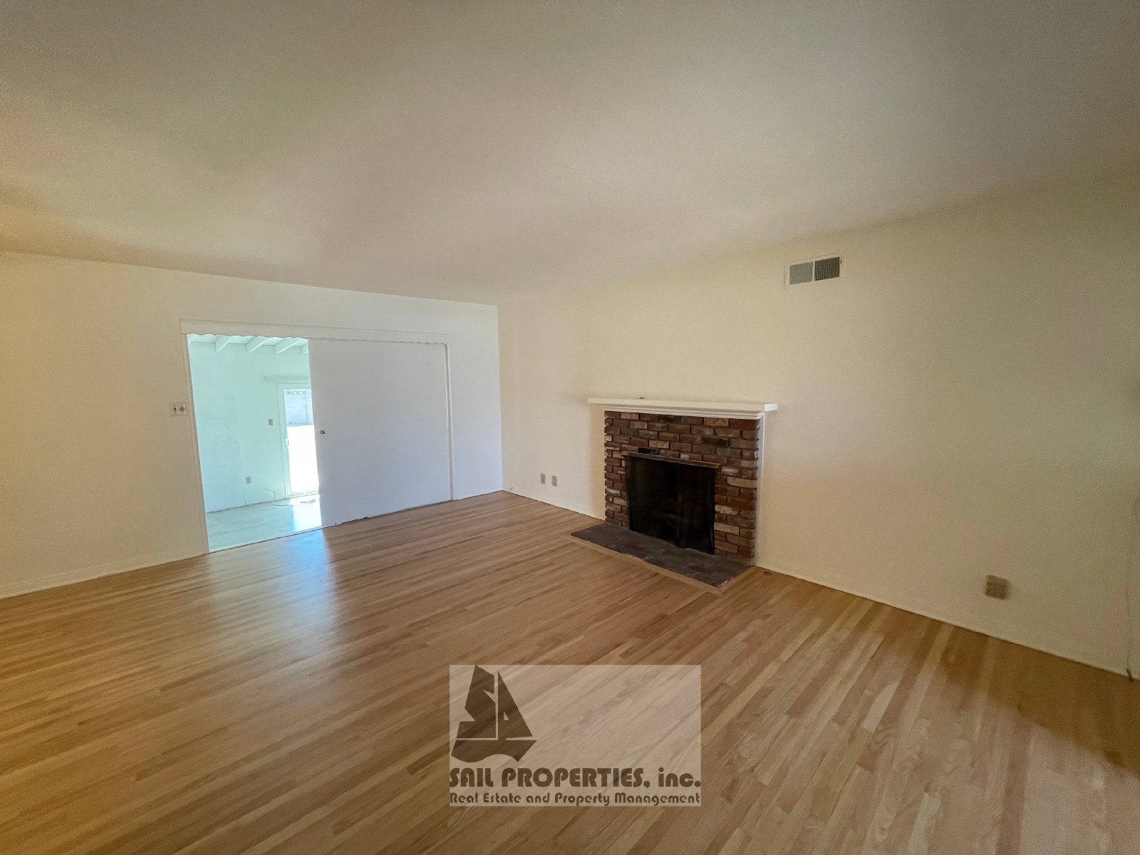 Charming 3-Bedroom Home Near Old Towne Orange property image