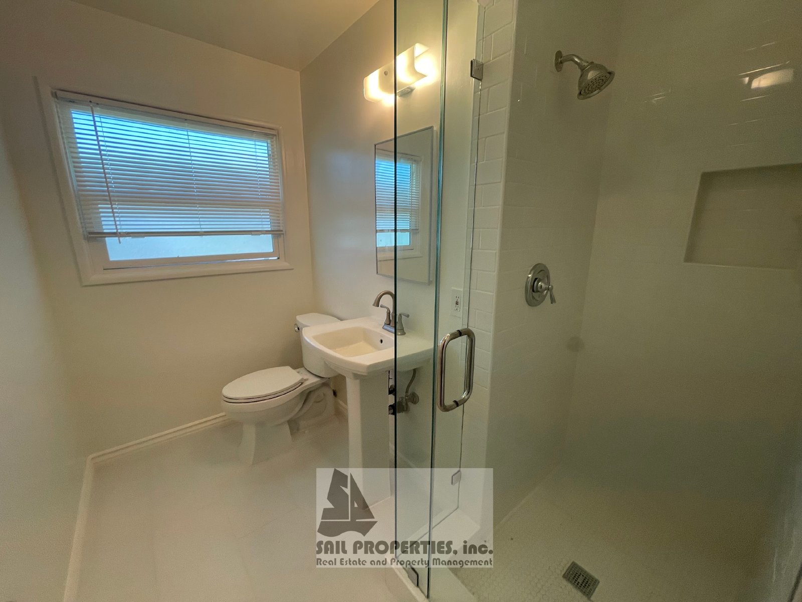Charming 3-Bedroom Home Near Old Towne Orange property image