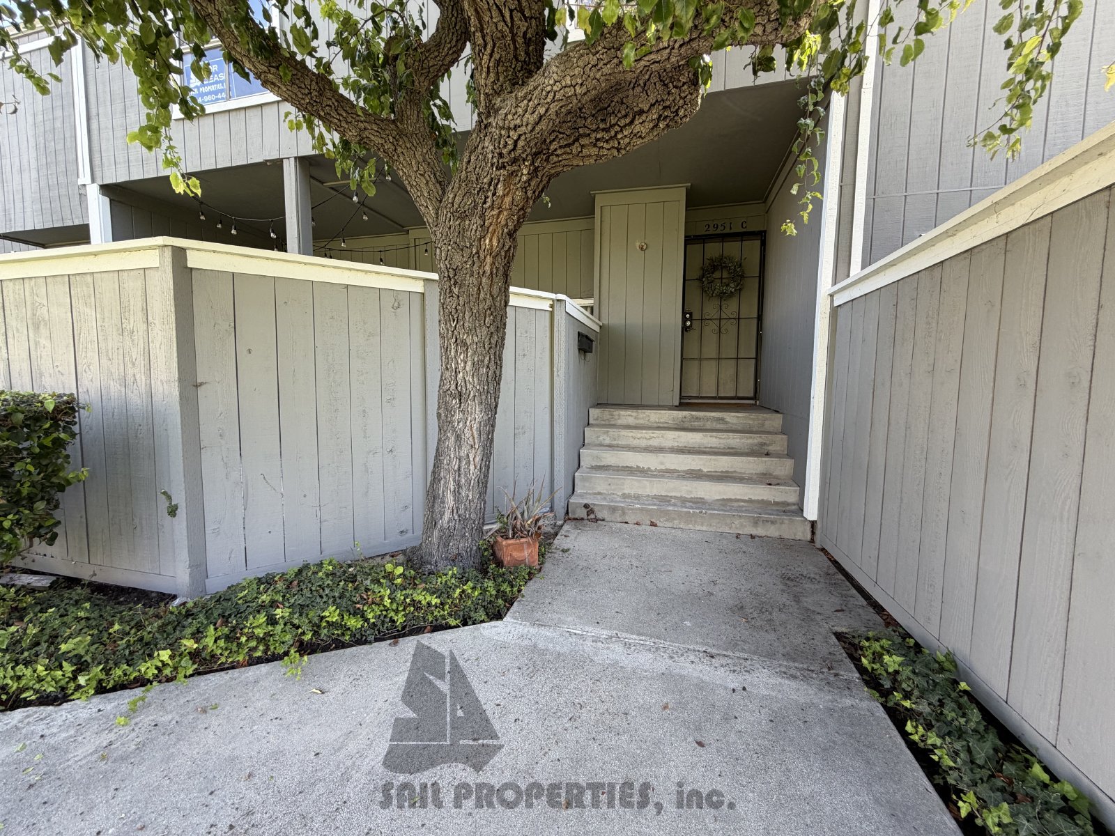 3BD, 2.5BA Condo in Santa Ana With A 2-Car Garage, and Private Patio property image