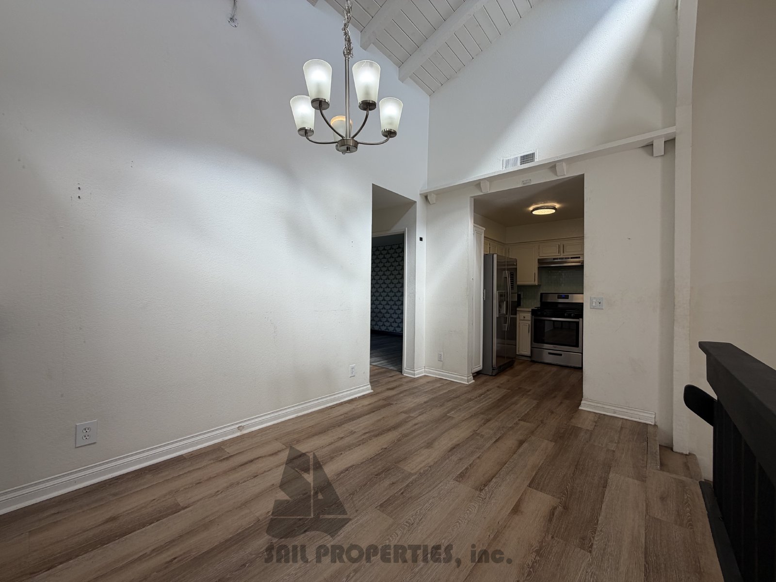3BD, 2.5BA Condo in Santa Ana With A 2-Car Garage, and Private Patio property image