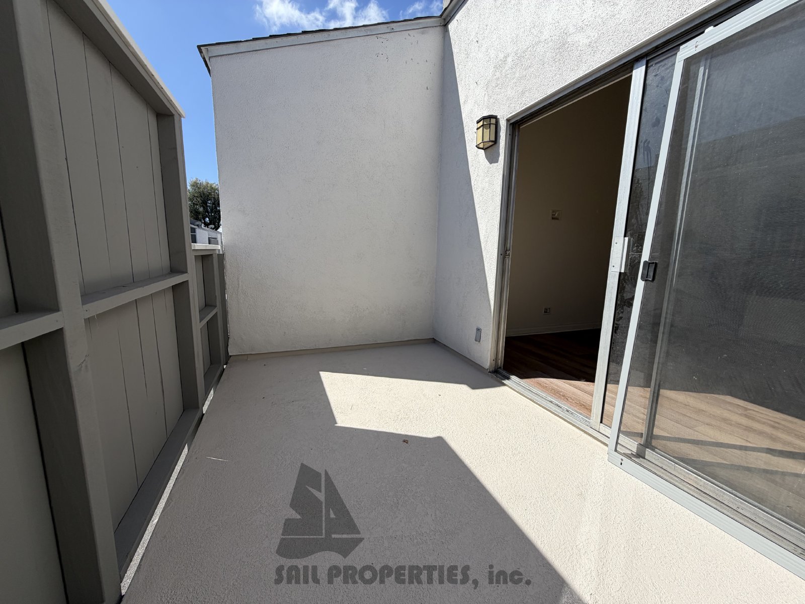 3BD, 2.5BA Condo in Santa Ana With A 2-Car Garage, and Private Patio property image