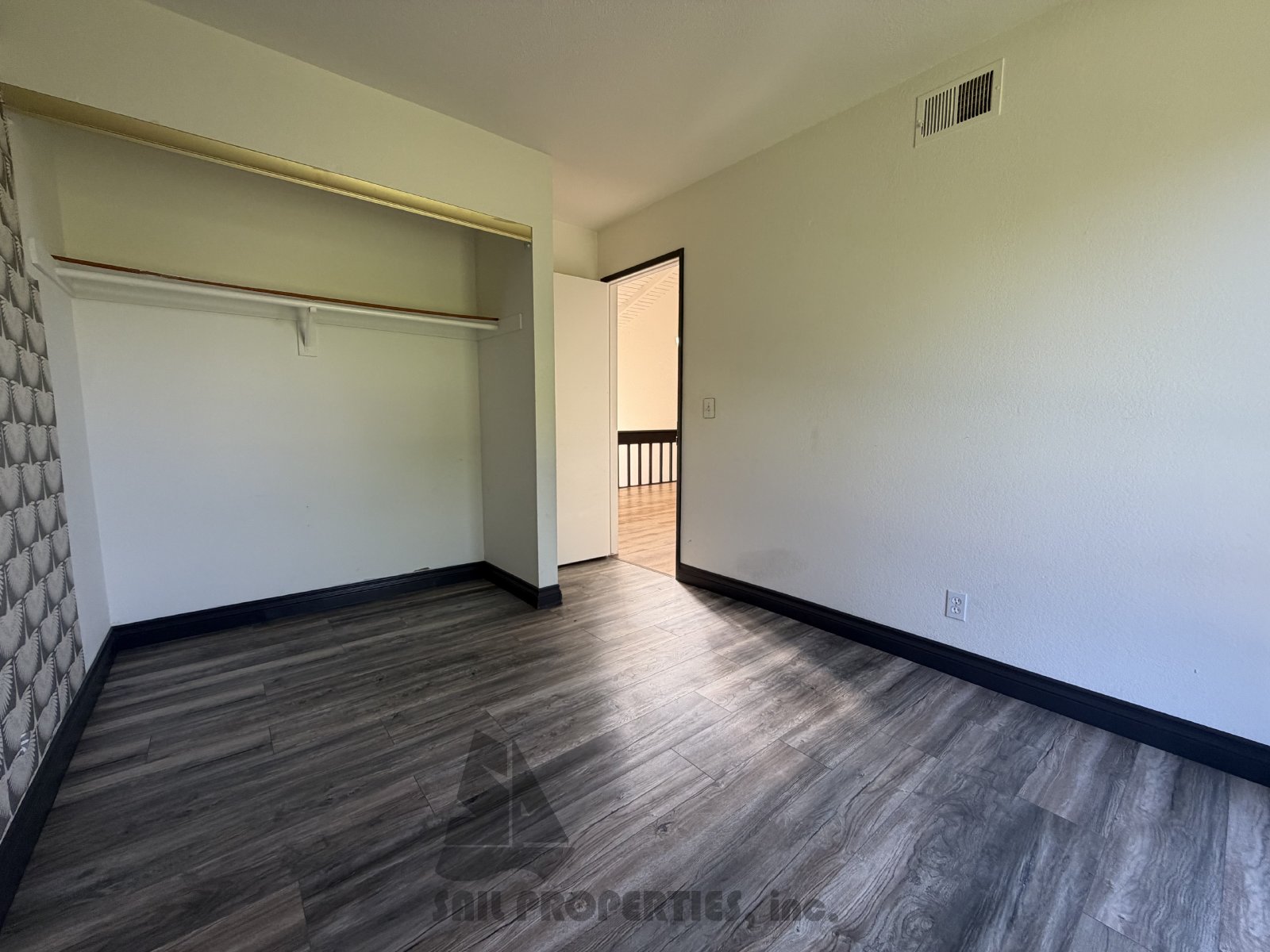 3BD, 2.5BA Condo in Santa Ana With A 2-Car Garage, and Private Patio property image