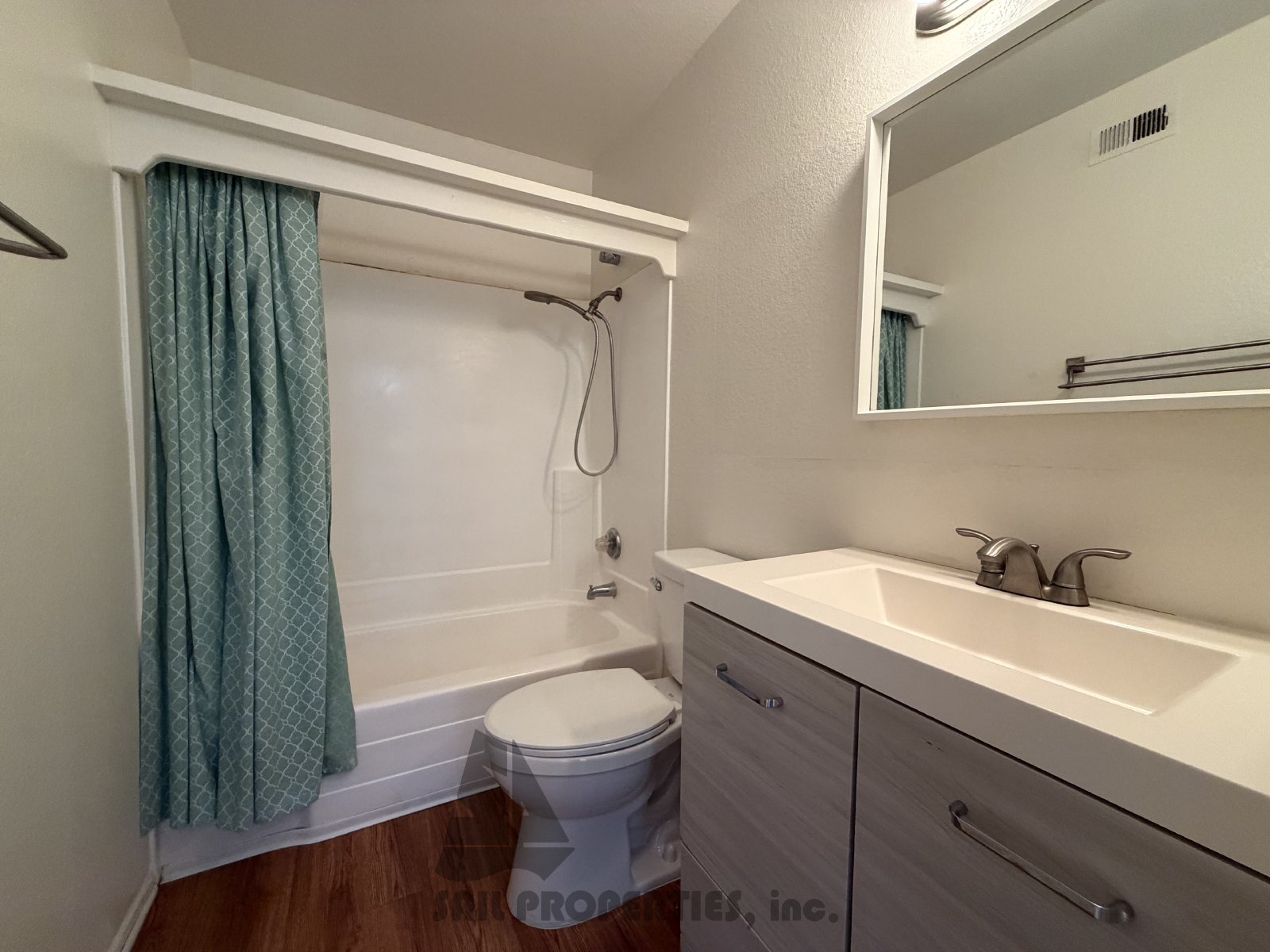 3BD, 2.5BA Condo in Santa Ana With A 2-Car Garage, and Private Patio property image