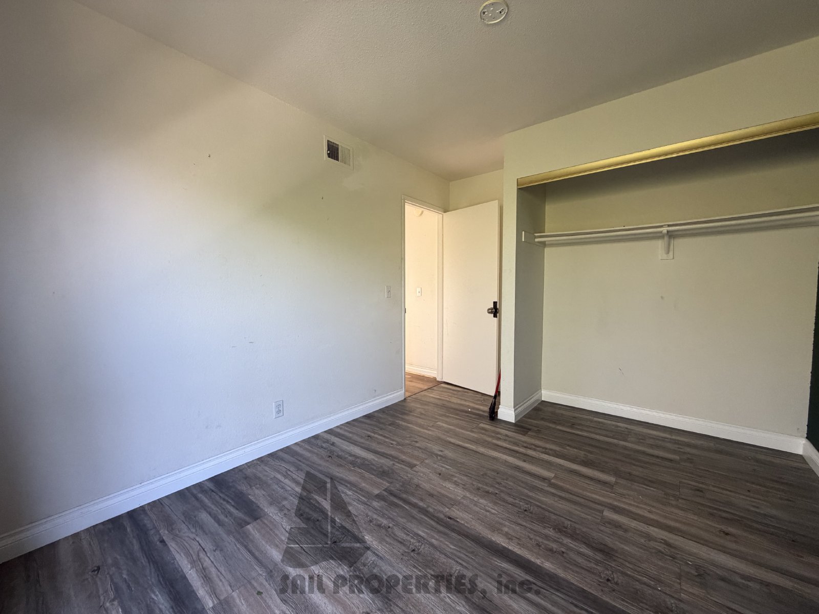 3BD, 2.5BA Condo in Santa Ana With A 2-Car Garage, and Private Patio property image