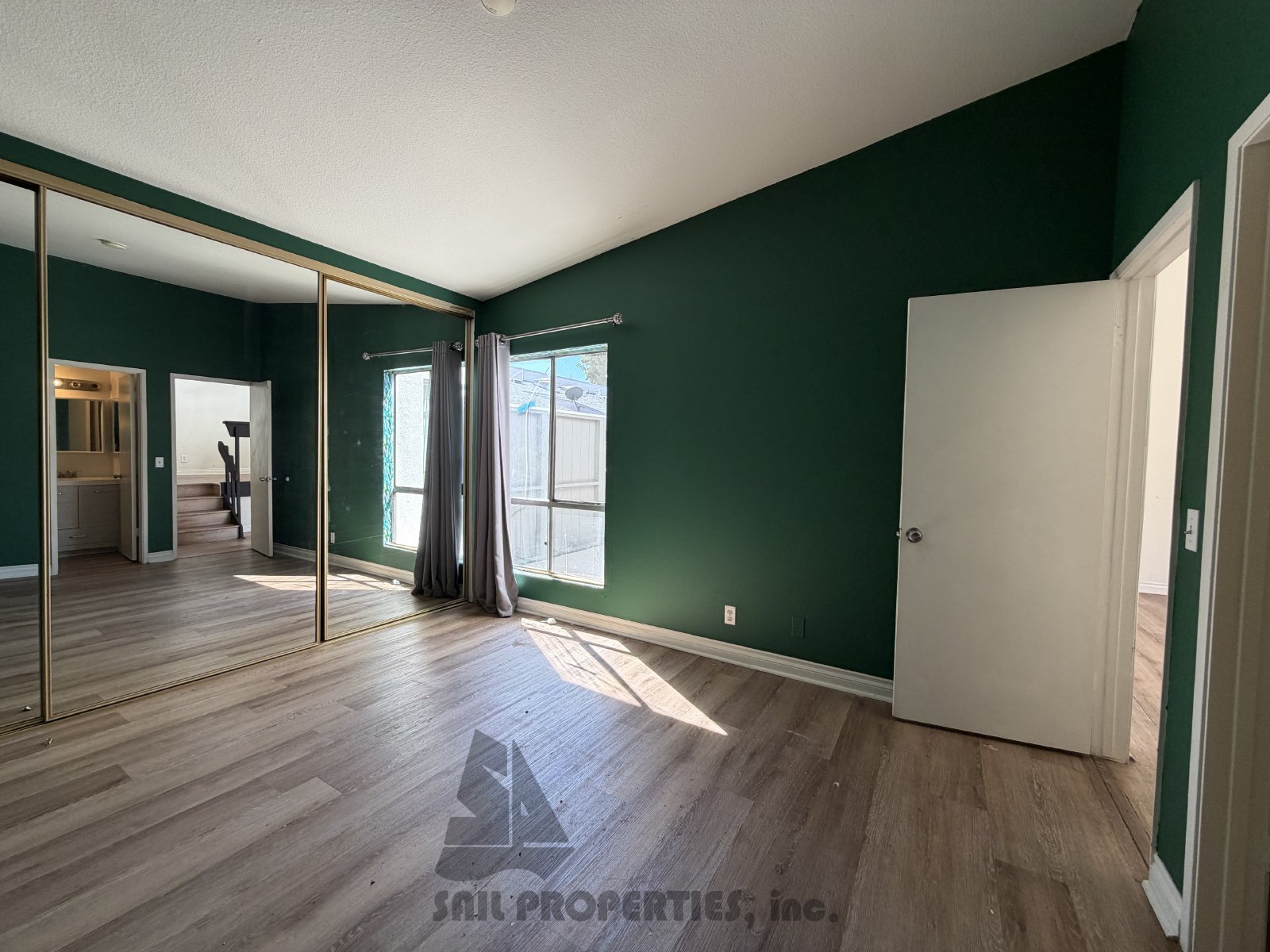 3BD, 2.5BA Condo in Santa Ana With A 2-Car Garage, and Private Patio property image