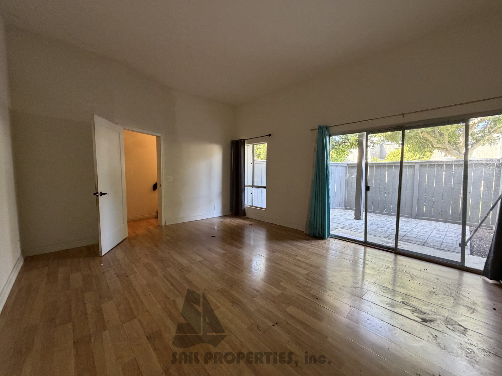 3BD, 2.5BA Condo in Santa Ana With A 2-Car Garage, and Private Patio property image