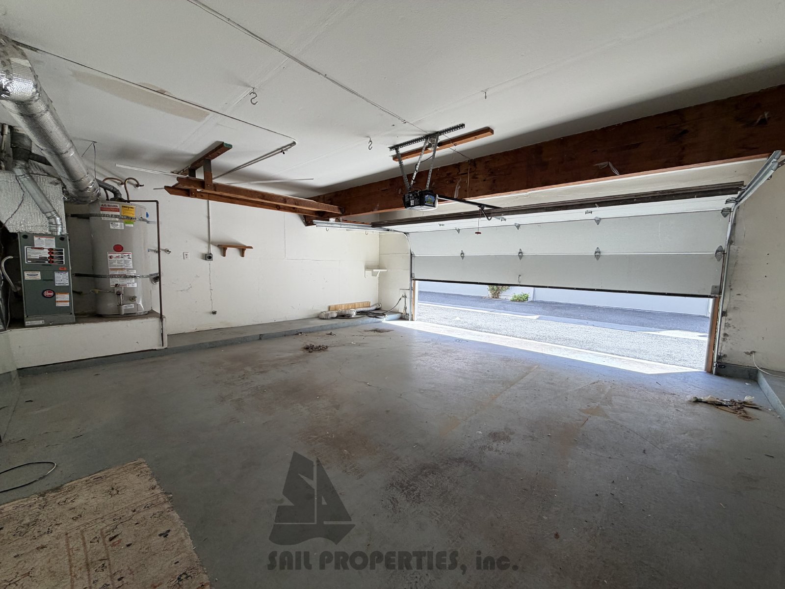 3BD, 2.5BA Condo in Santa Ana With A 2-Car Garage, and Private Patio property image