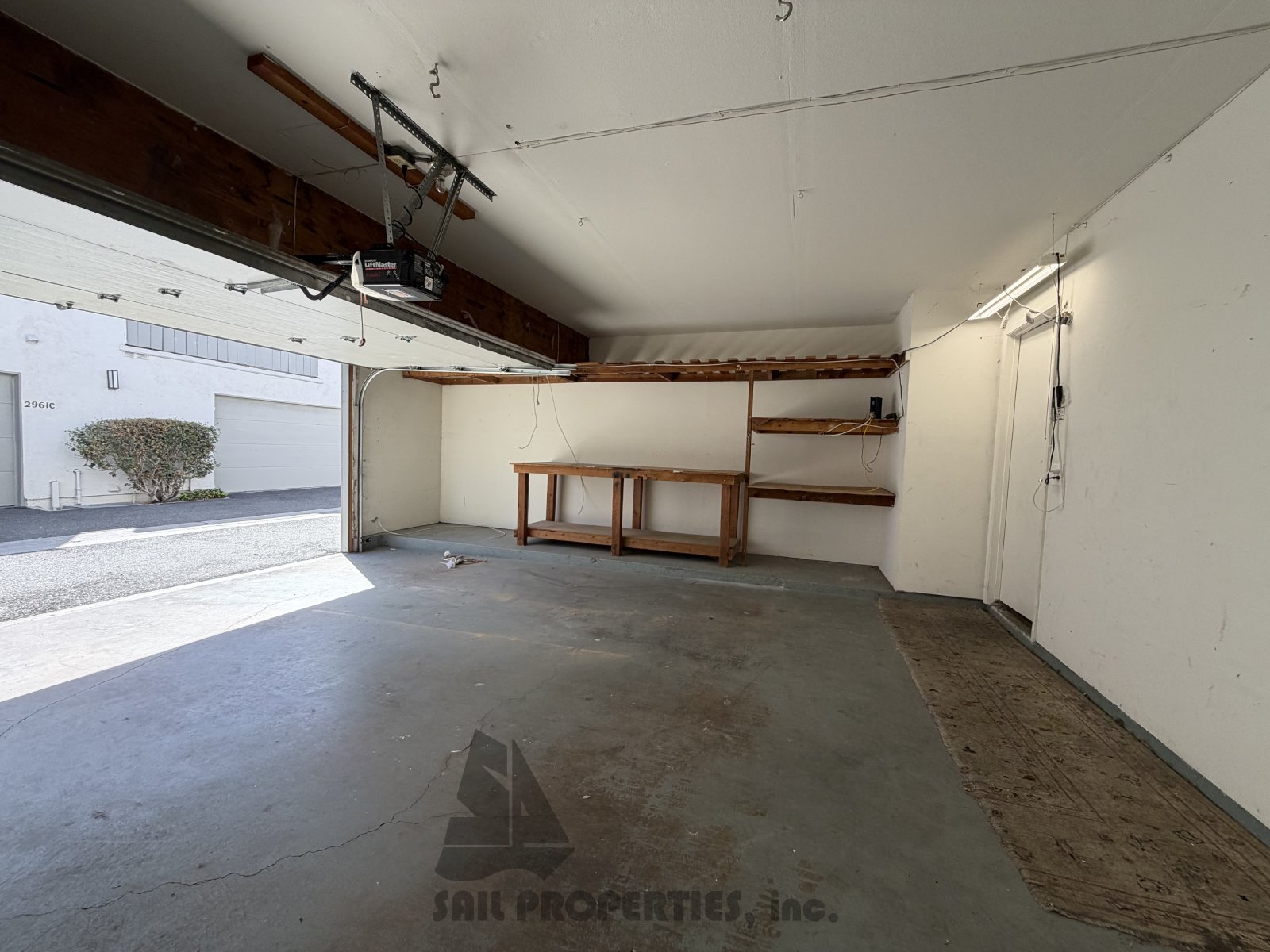 3BD, 2.5BA Condo in Santa Ana With A 2-Car Garage, and Private Patio property image