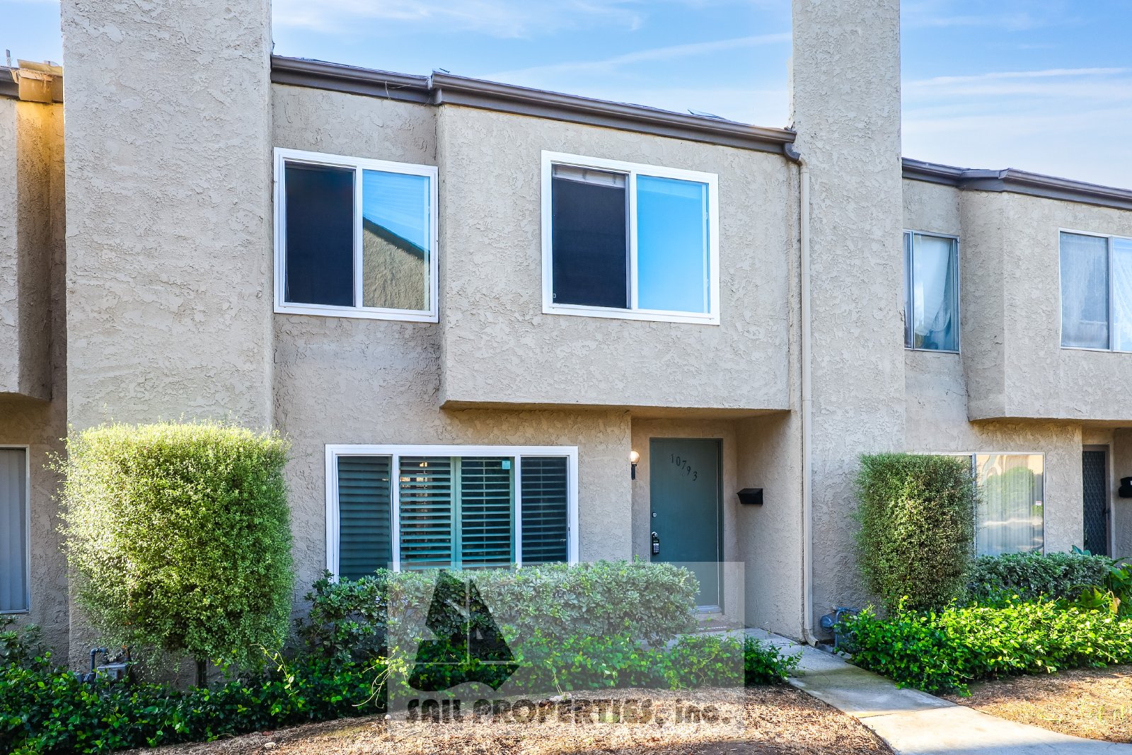 Charming 3-Bedroom Townhome in Fountain Valley close to Mile Square Park property image