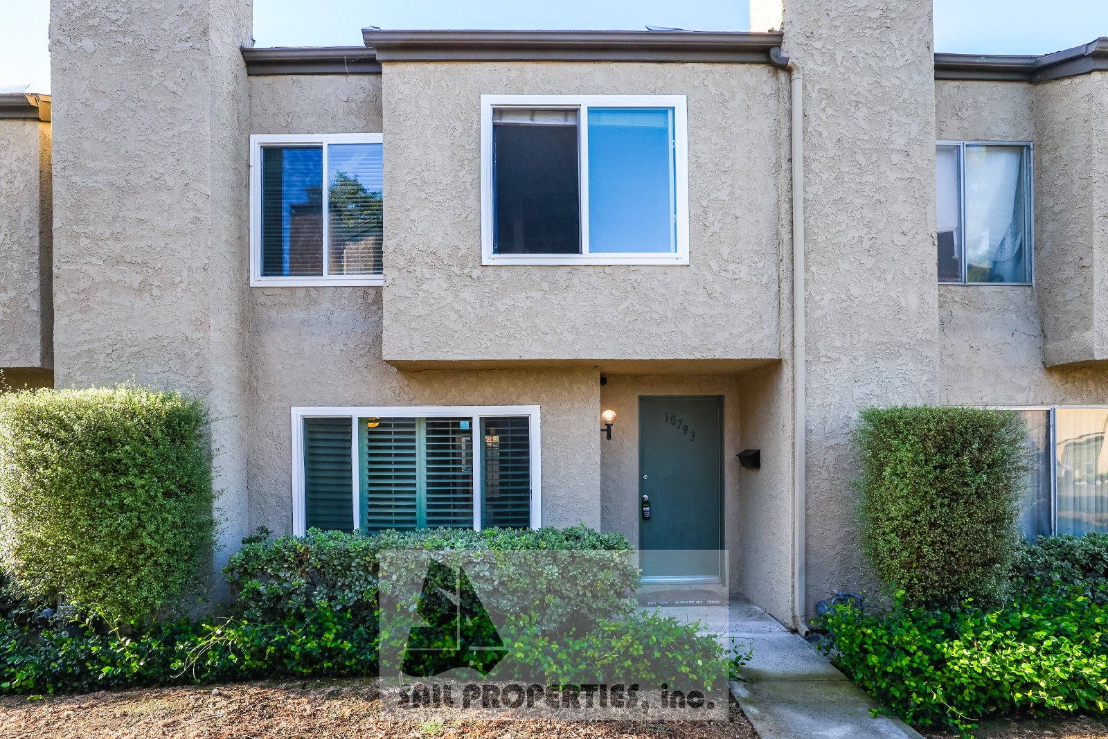 Charming 3-Bedroom Townhome in Fountain Valley close to Mile Square Park property image