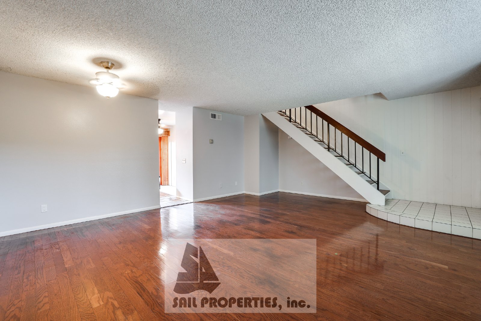Charming 3-Bedroom Townhome in Fountain Valley close to Mile Square Park property image