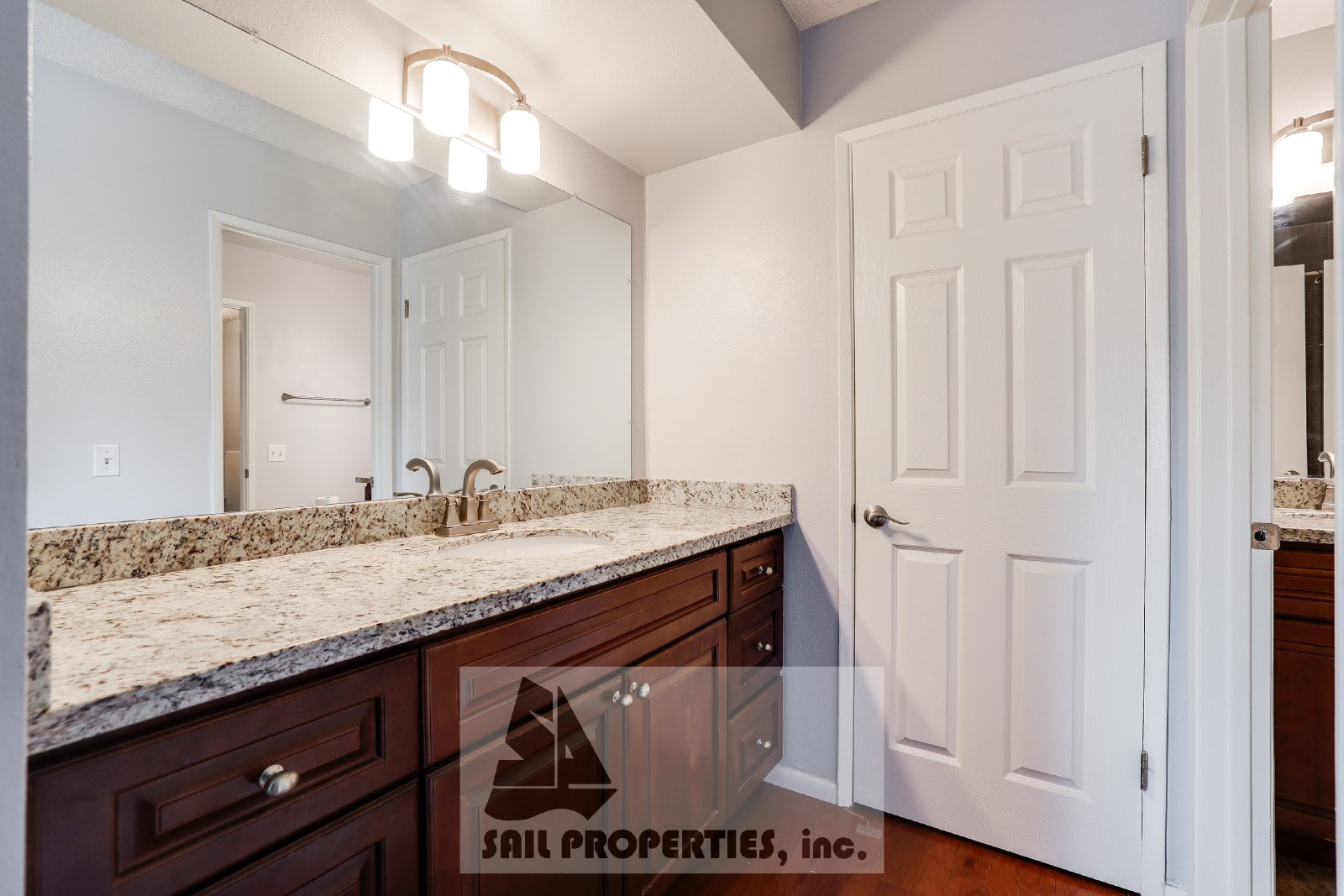 Charming 3-Bedroom Townhome in Fountain Valley close to Mile Square Park property image