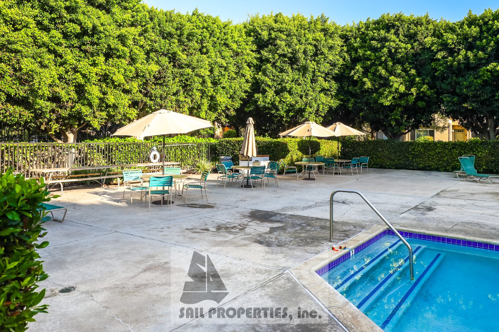 Charming 3-Bedroom Townhome in Fountain Valley close to Mile Square Park property image