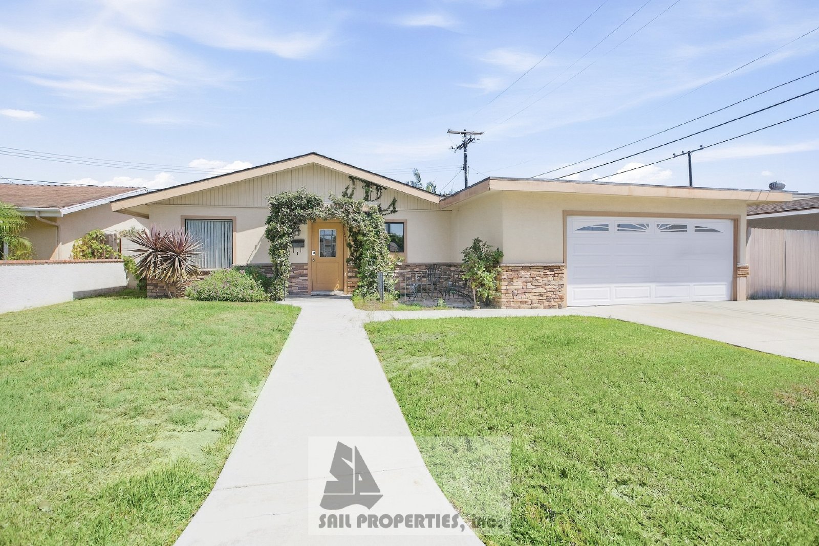 Charming and move-in ready home in Huntington Beach property image