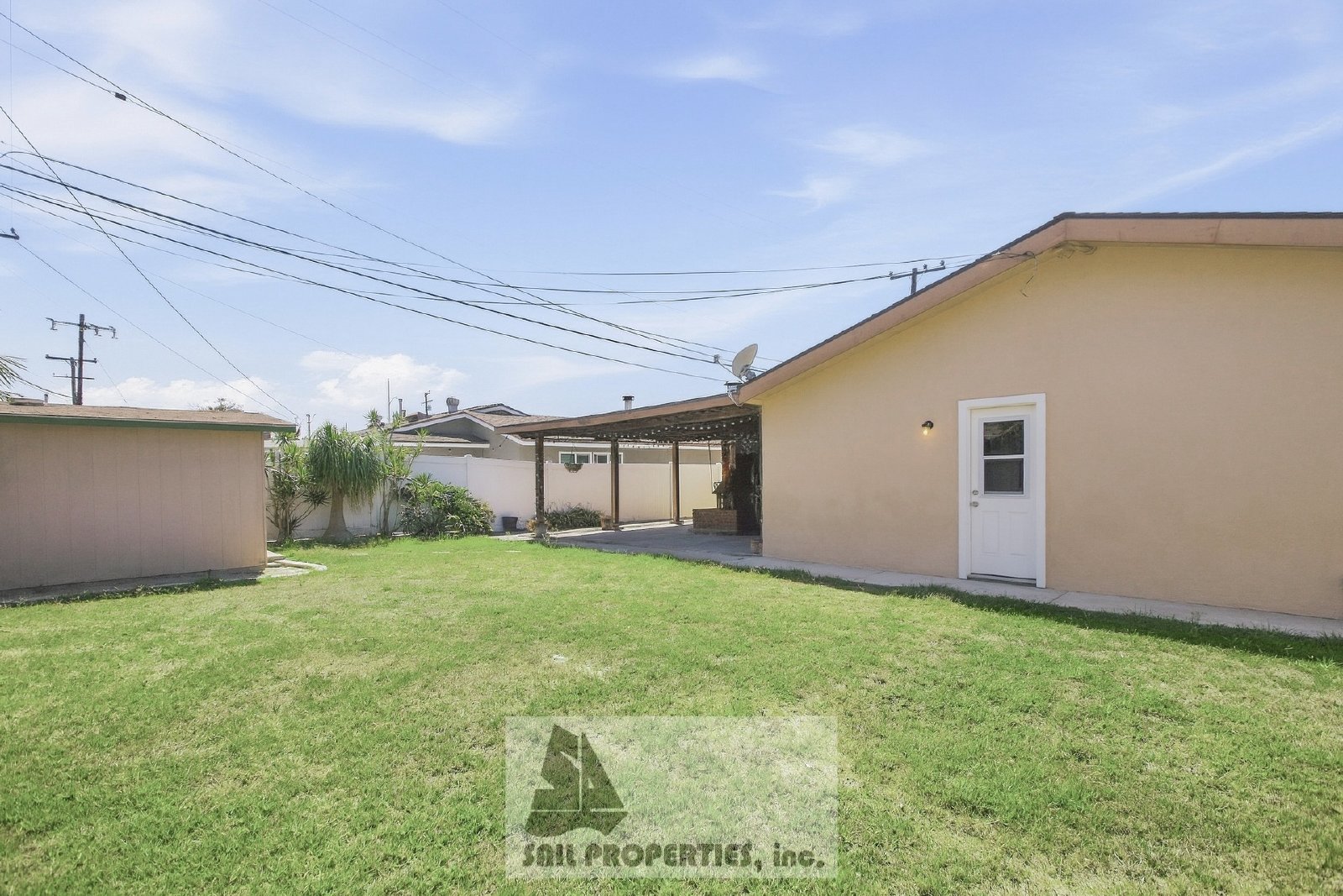 Charming and move-in ready home in Huntington Beach property image