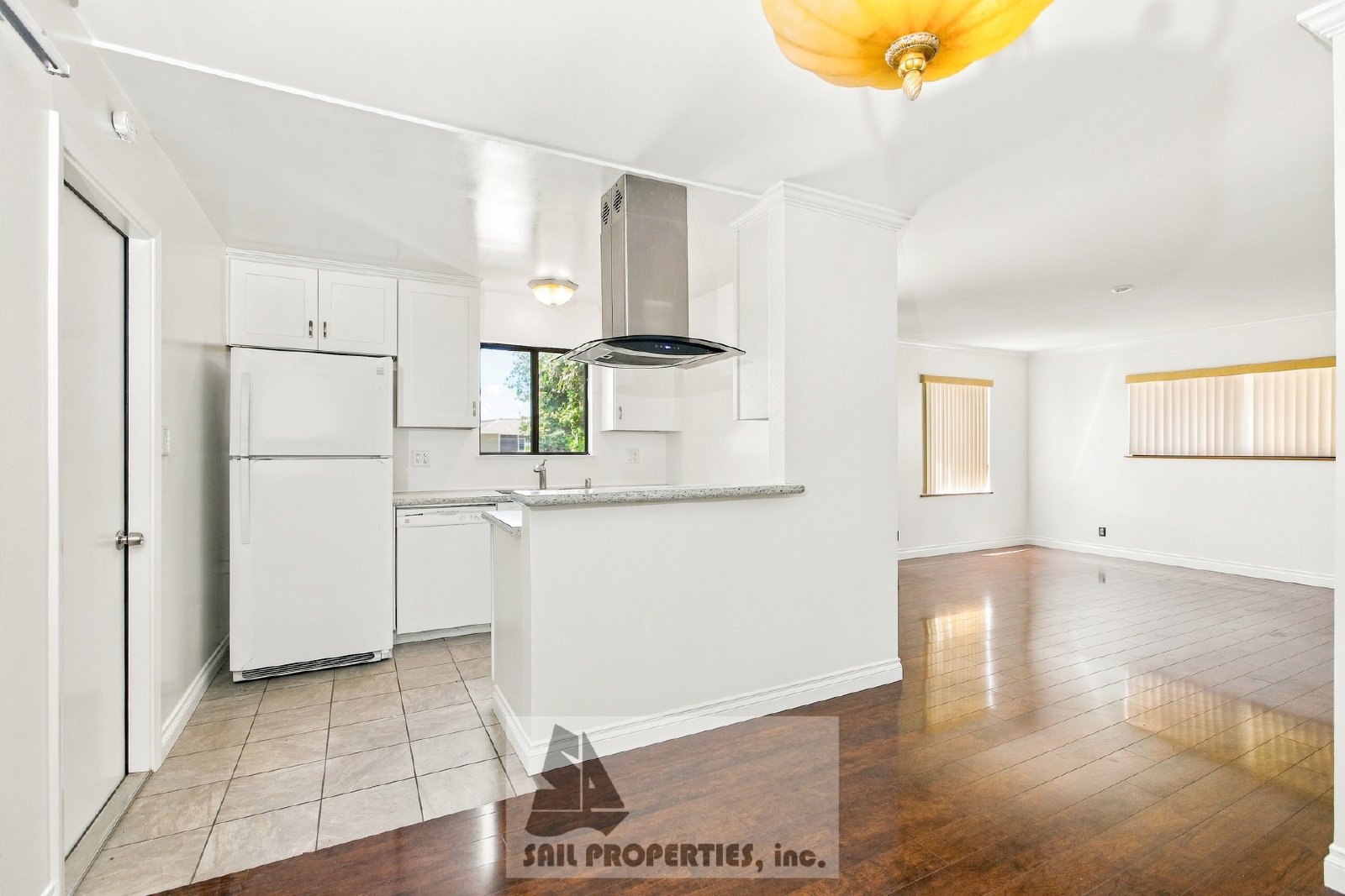 Charming and move-in ready home in Huntington Beach property image