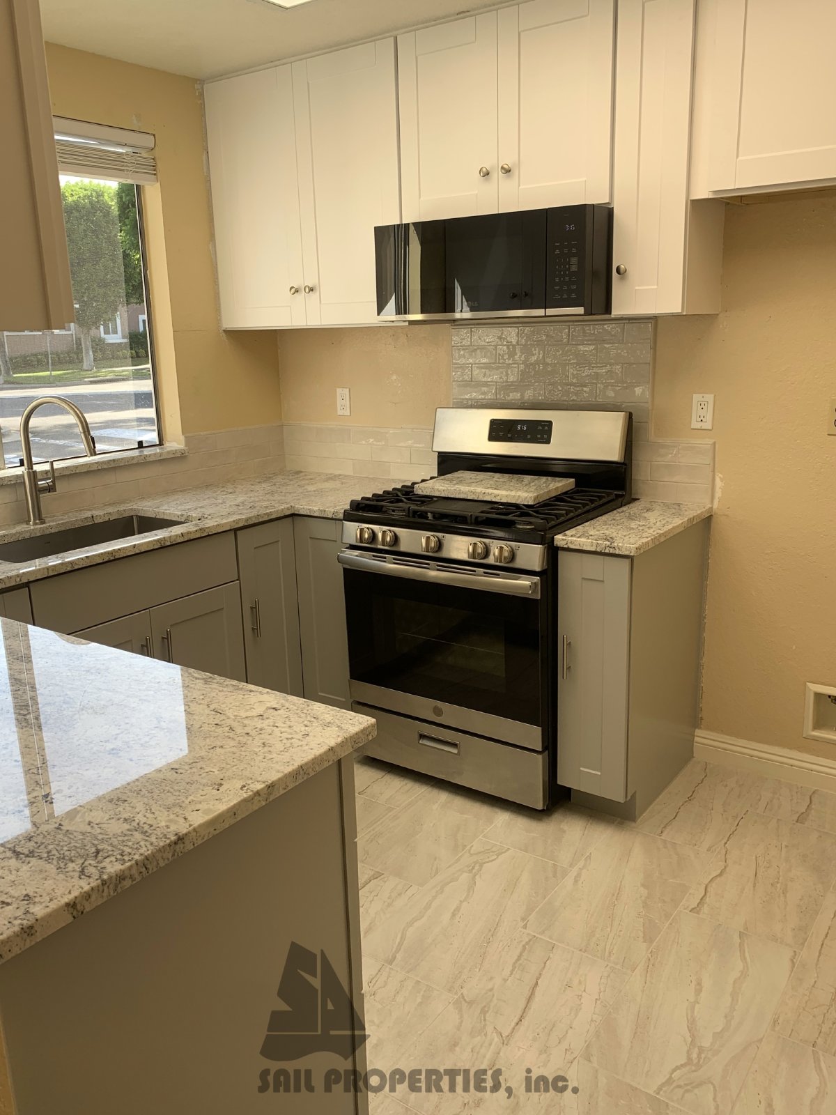 Located in Irvine, this remodeled 2-bedroom, 2-bath first-level condo combines modern updates with practical conveniences property image