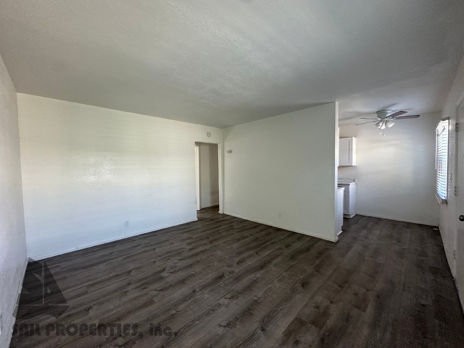 End-Unit Apartment in Prime Location of Paramount! property image