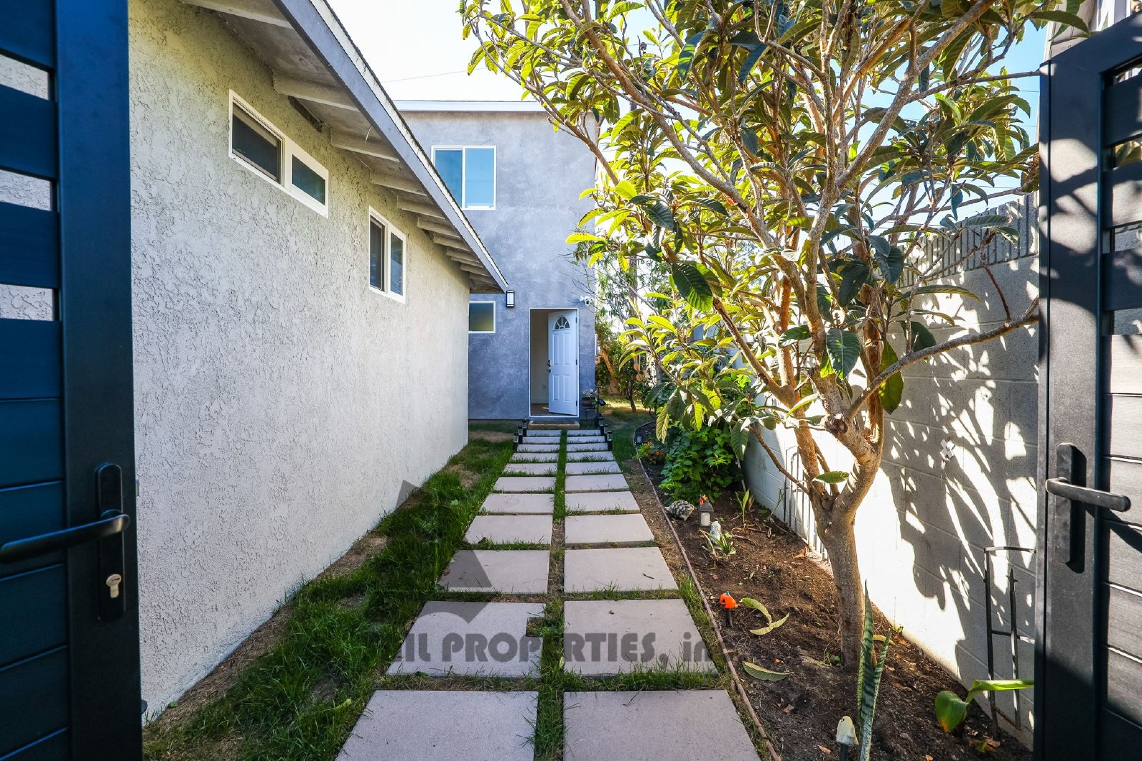 All Electric, Solar-Equipped 3-Bedroom ADU in Huntington Beach! property image