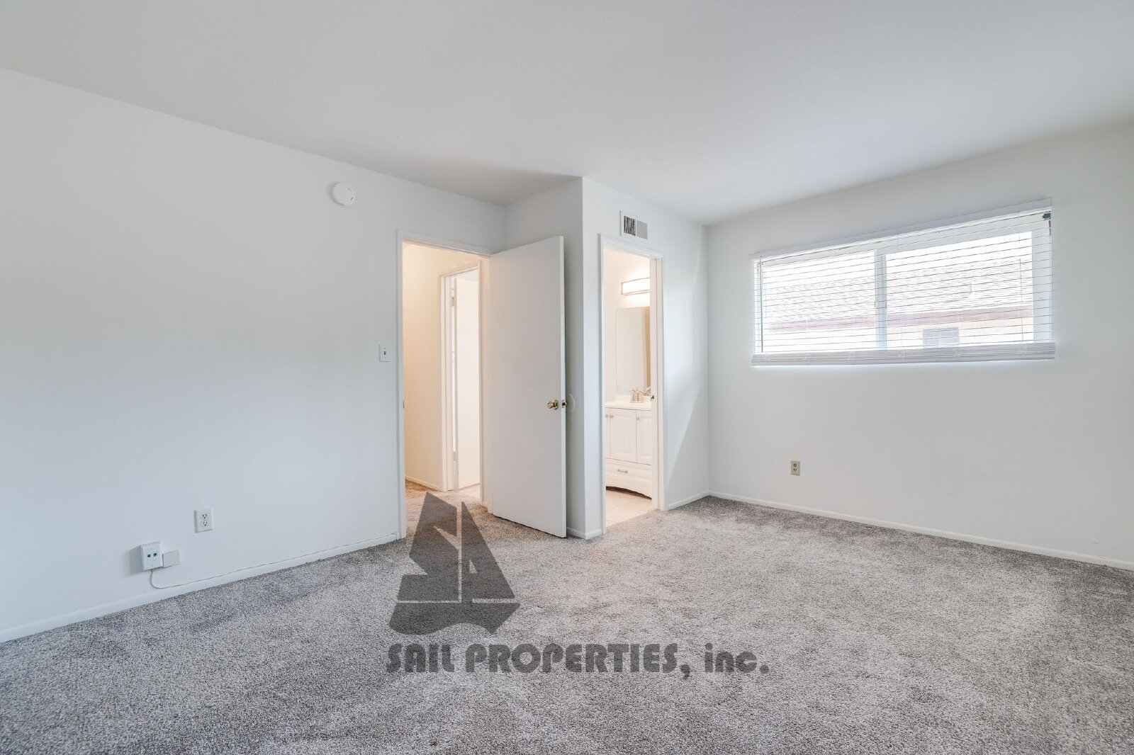 Updated 3BR/2BA Duplex in Santa Ana! property image