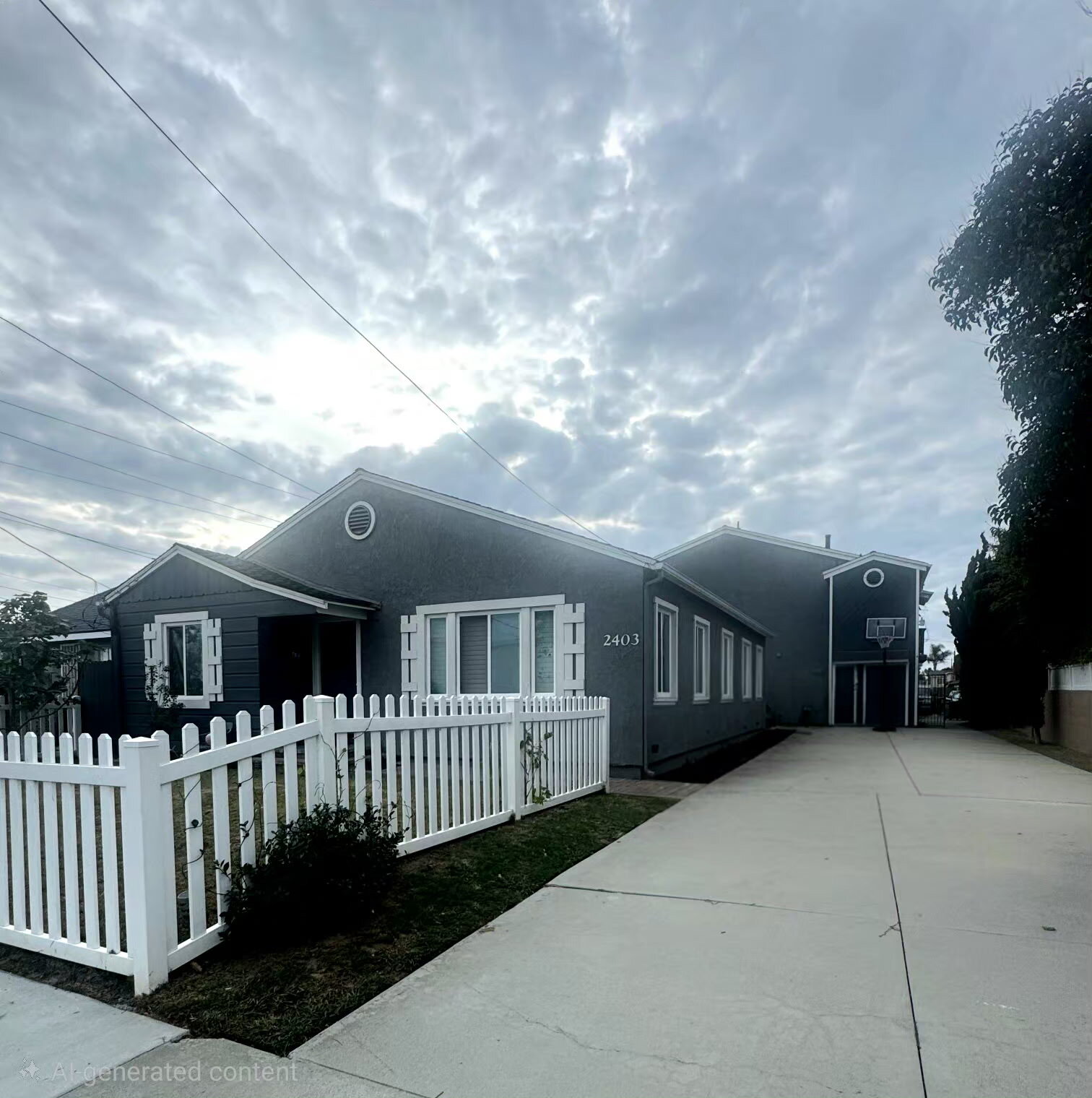Downtown Huntington Beach 1-Bedroom with Detached Garage. property image